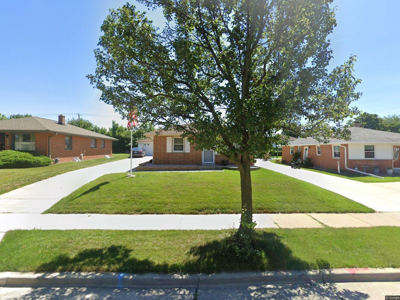 2429 W Carpenter Ave — photo