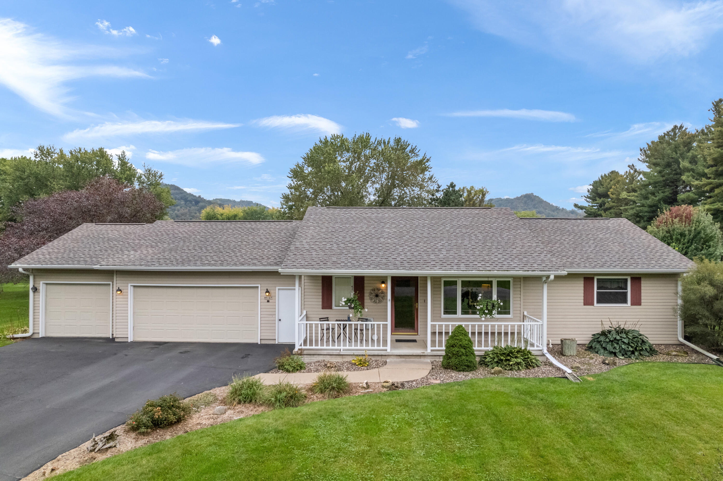 W5147 Kearns Ct — photo