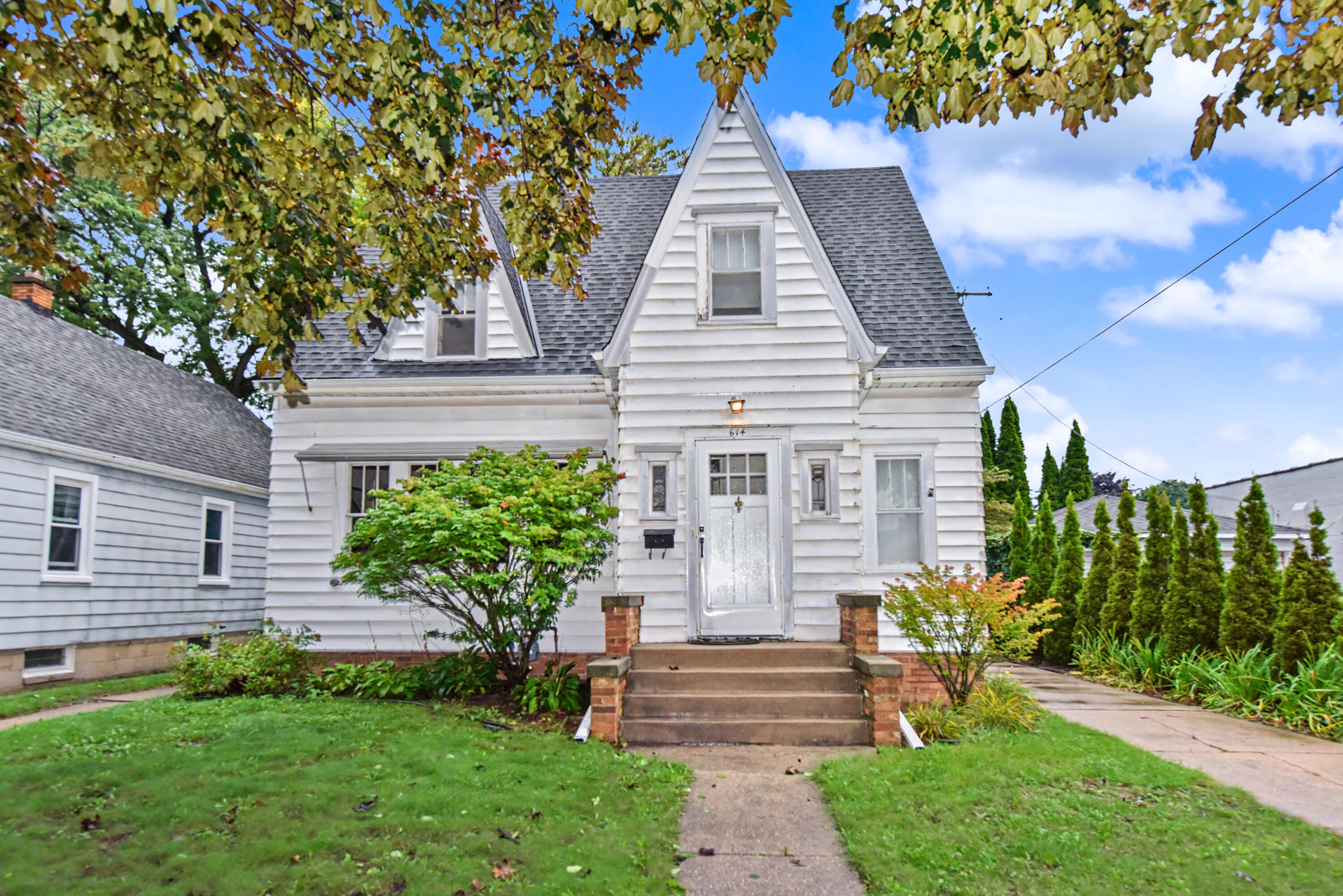 614 Wolff St — photo