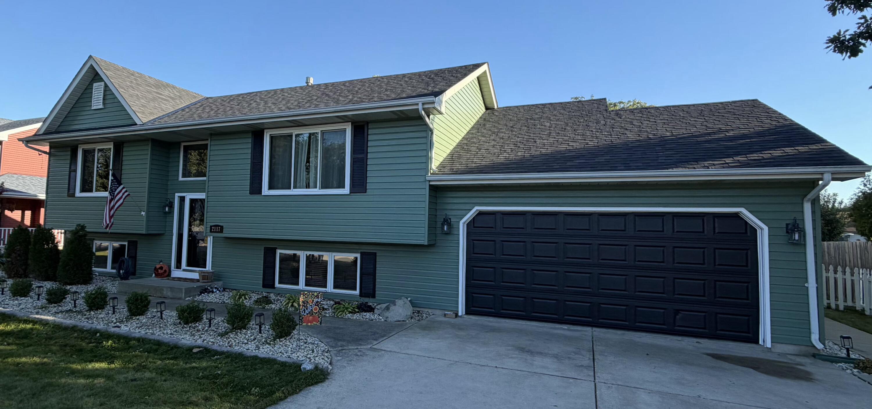2117 Newberry Ln — photo