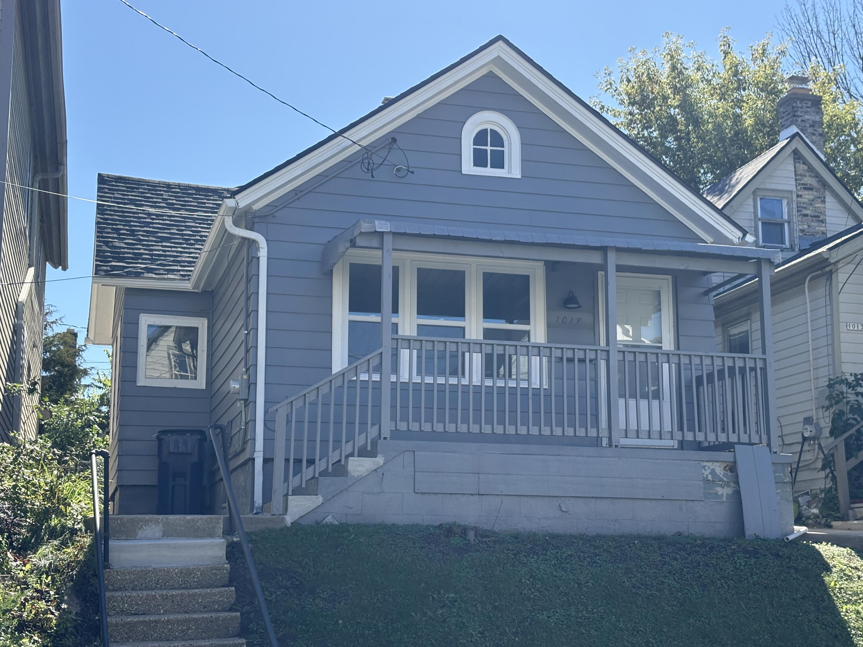 1017 E Pearson St — photo