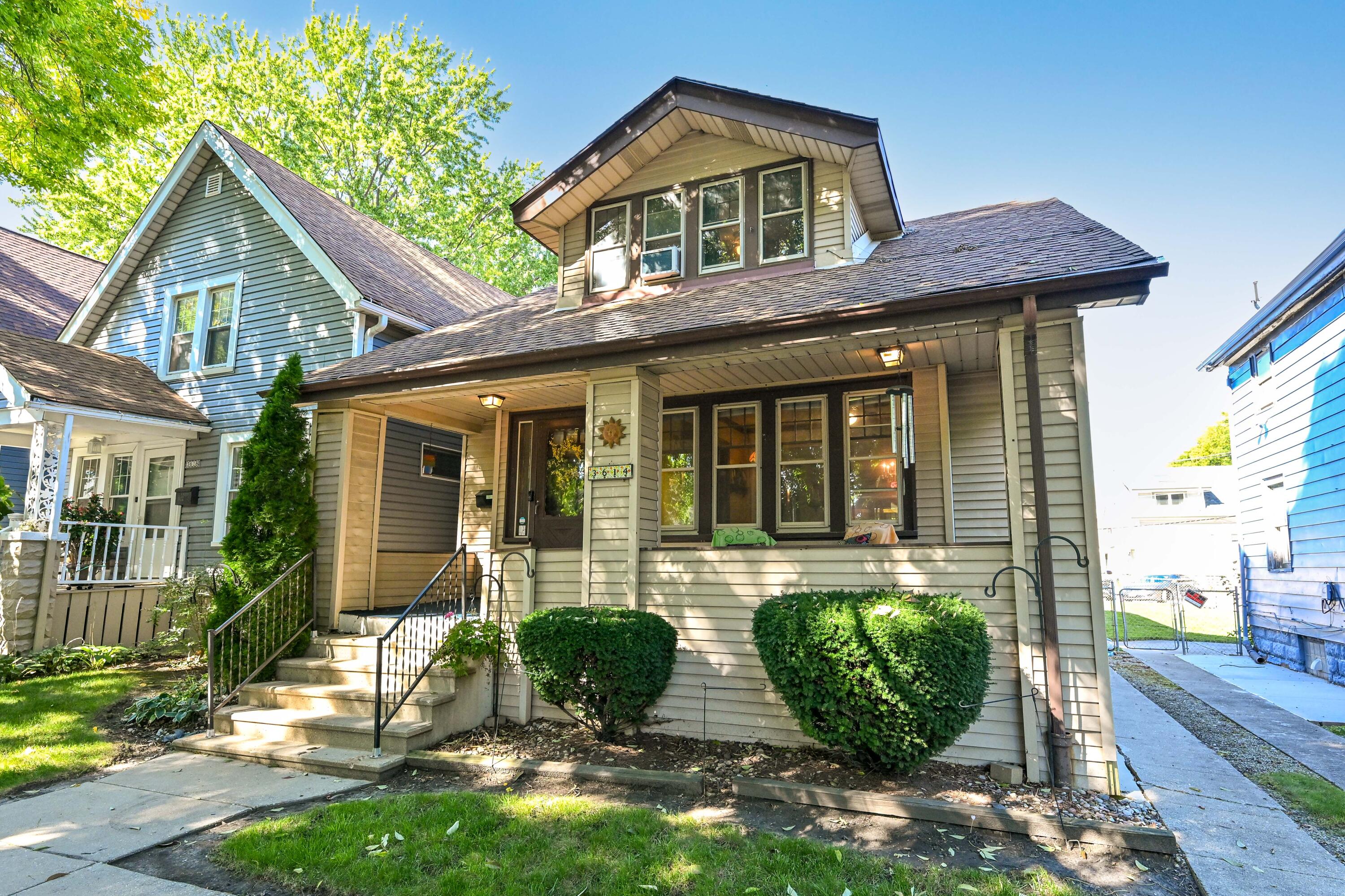 3614 W Rogers St — photo