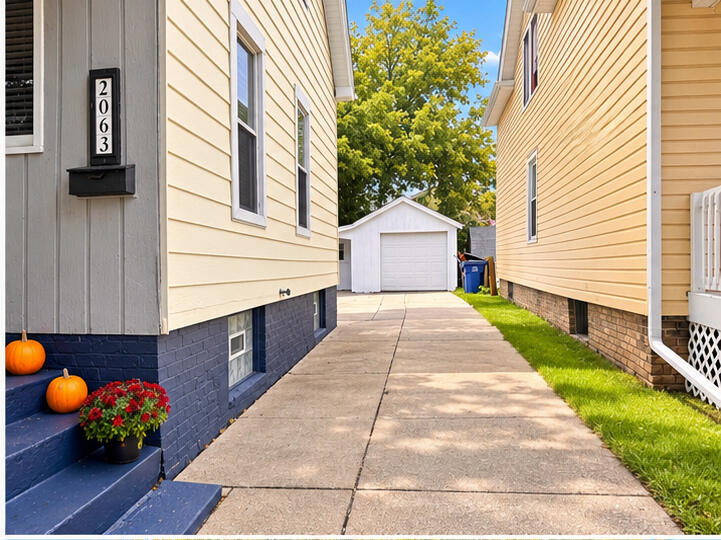 2063 Green St, Racine, WI 53402 — photo 2
