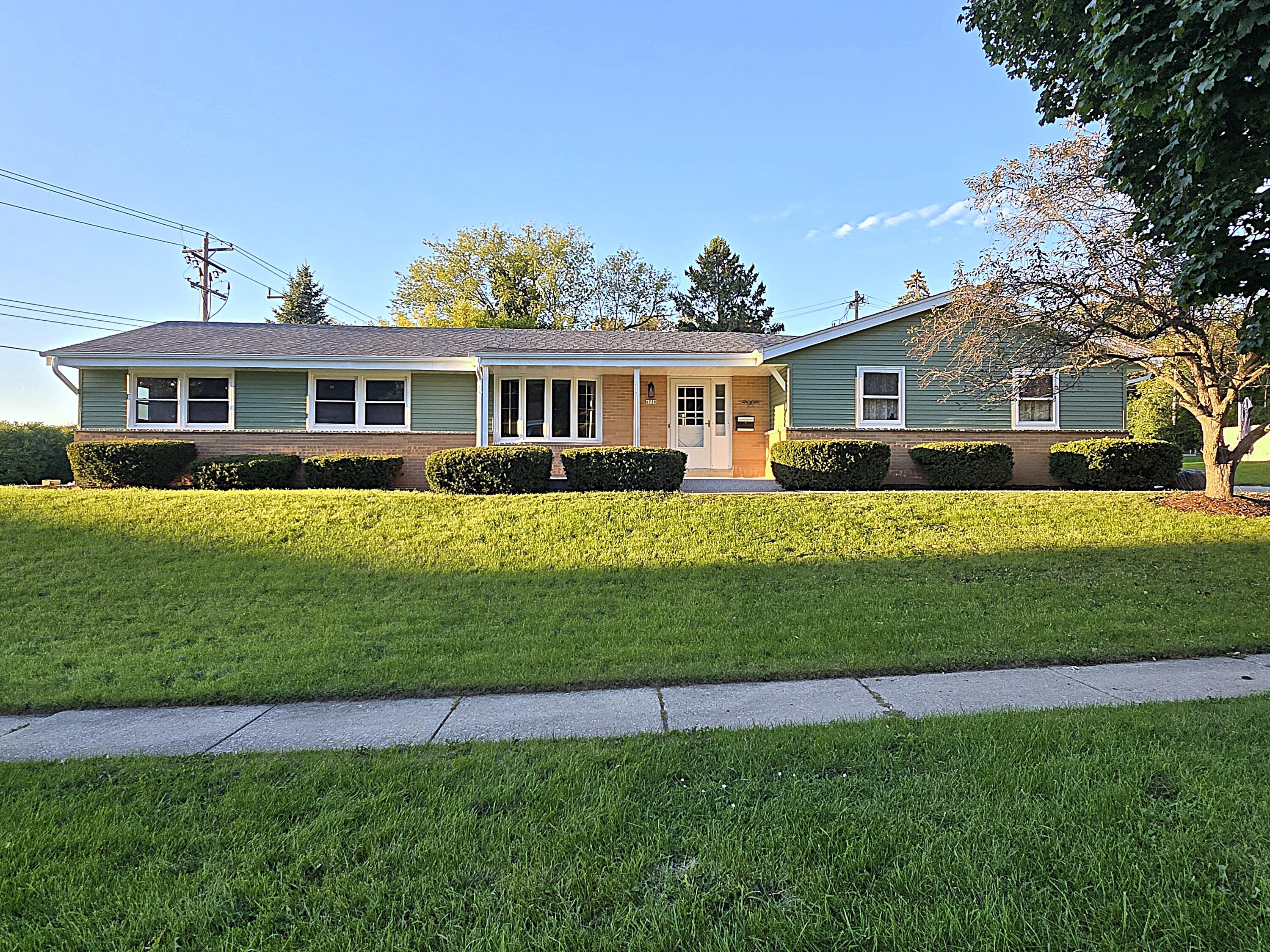 6730 Manchester Dr — photo