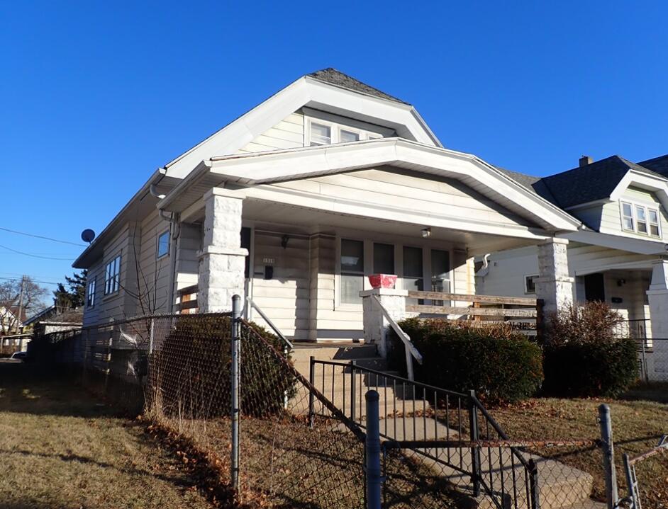 1318 W Ring St — photo