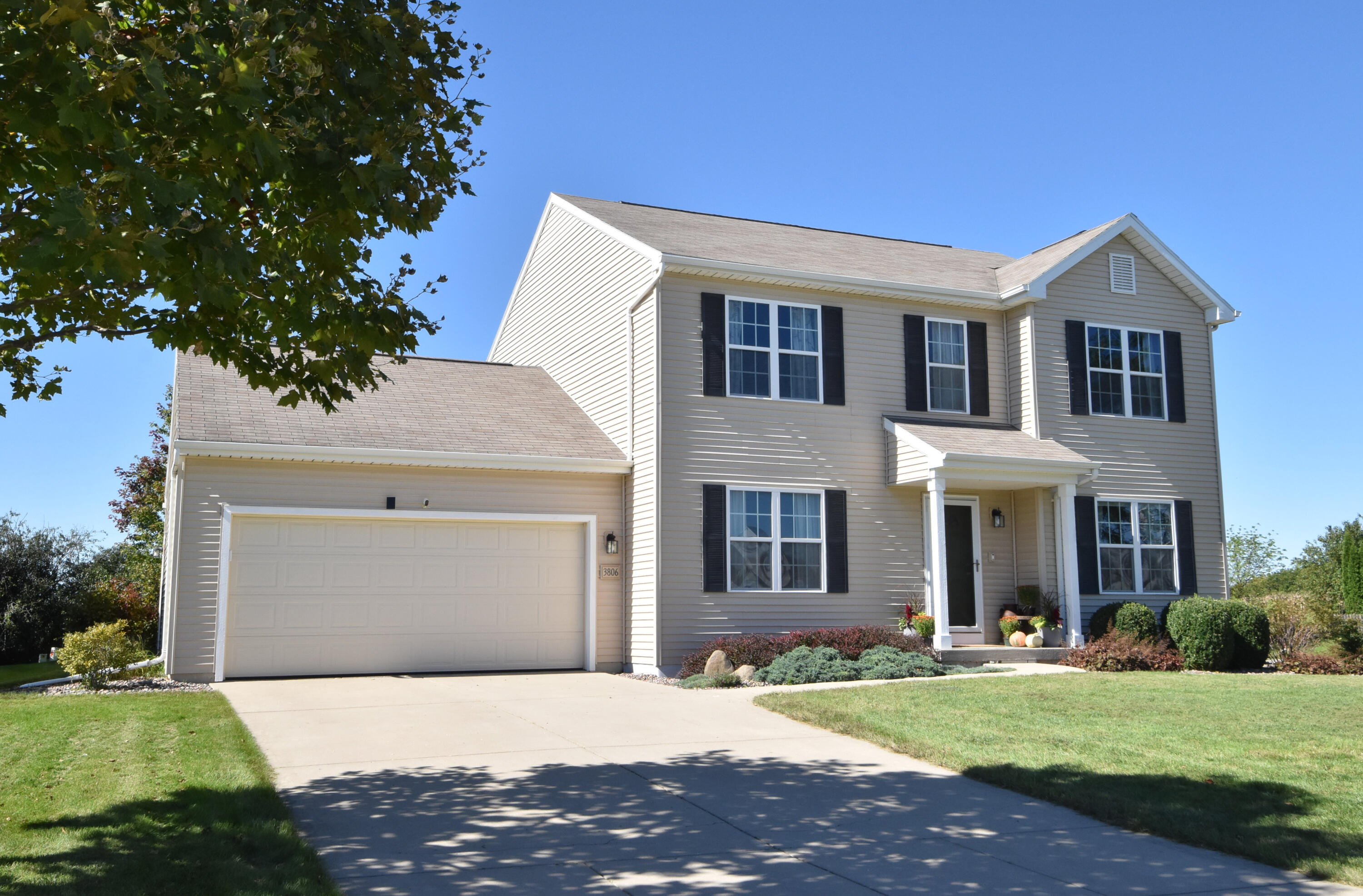 3806 Blossom Dr — photo