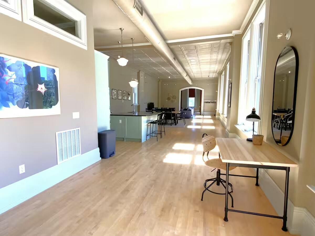 1001 N Martin L King Jr Dr, 2 — photo