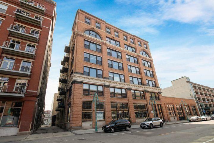 239 E Chicago St, 404 — photo
