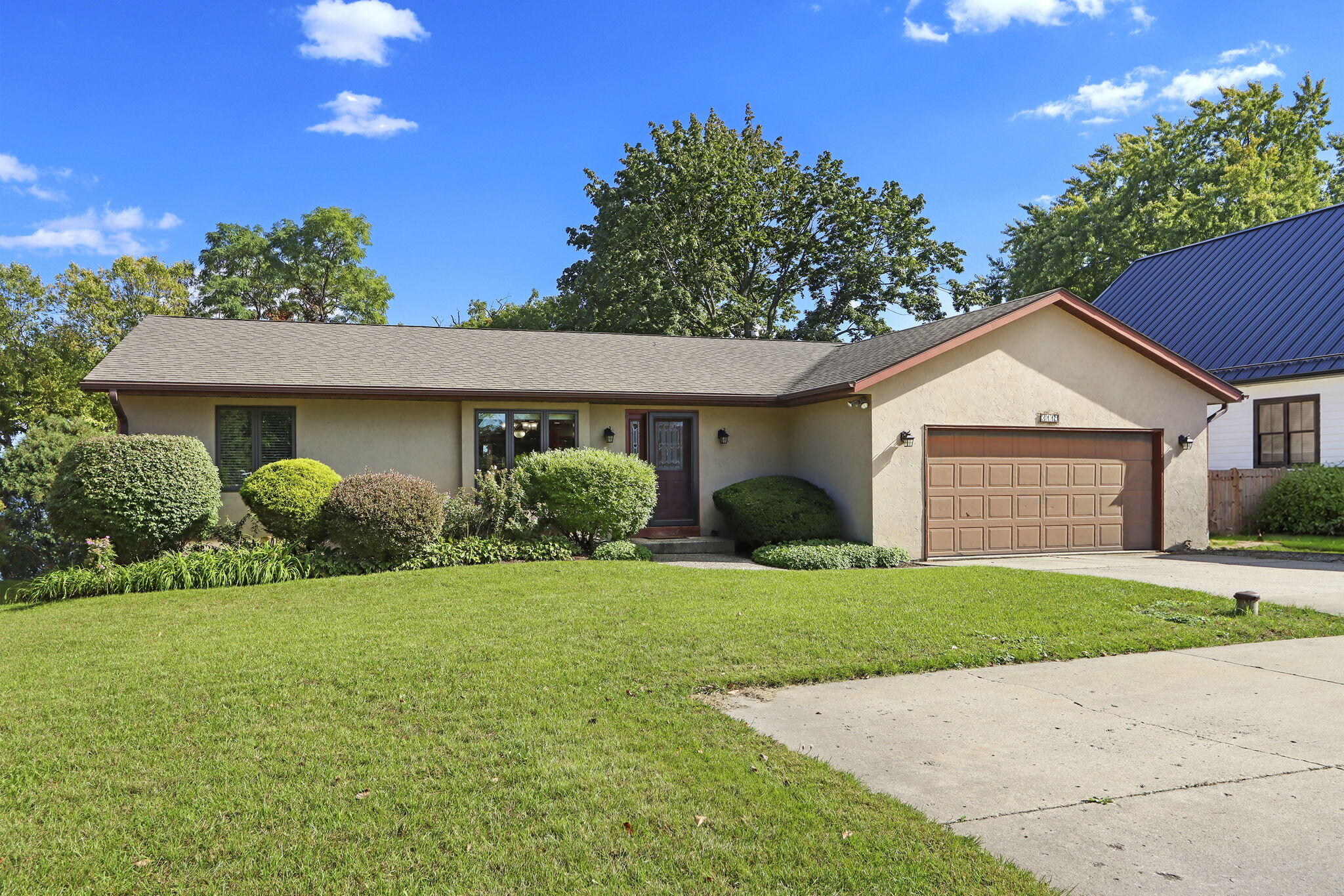 3119 S Browns Lake Dr — photo
