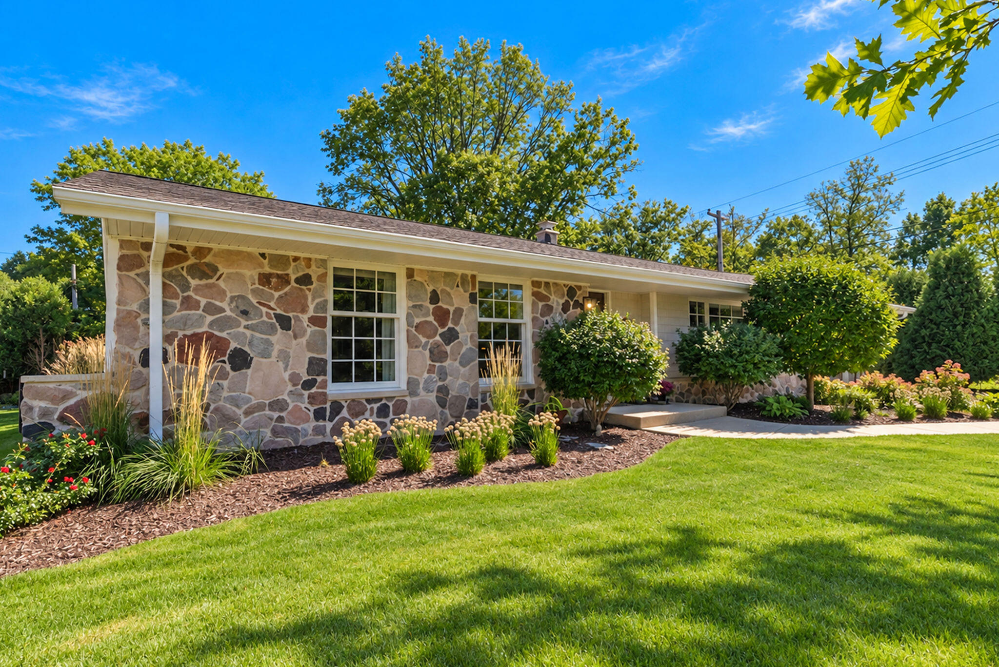 6800 N Reynard Rd, Fox Point, WI 53217 — photo 2