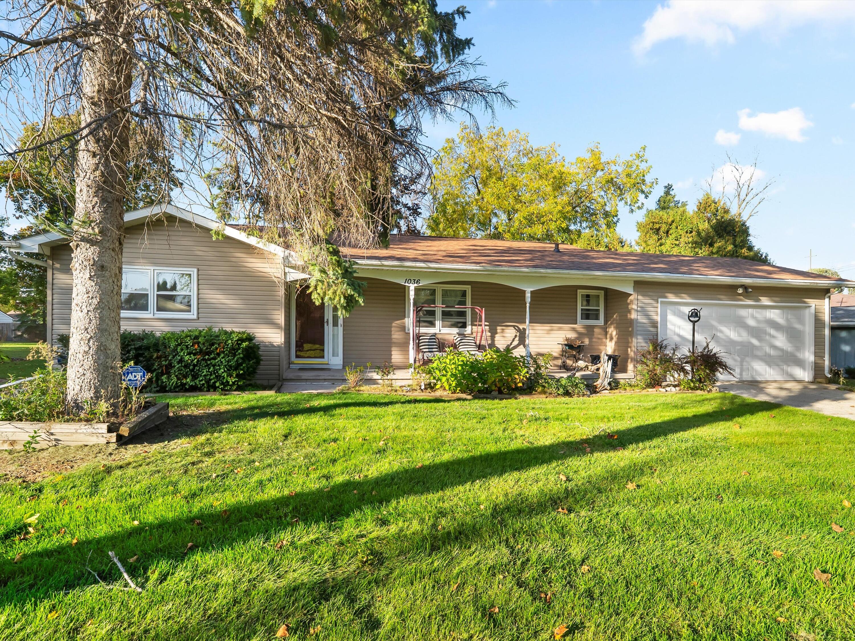 1036 Glenview Dr — photo