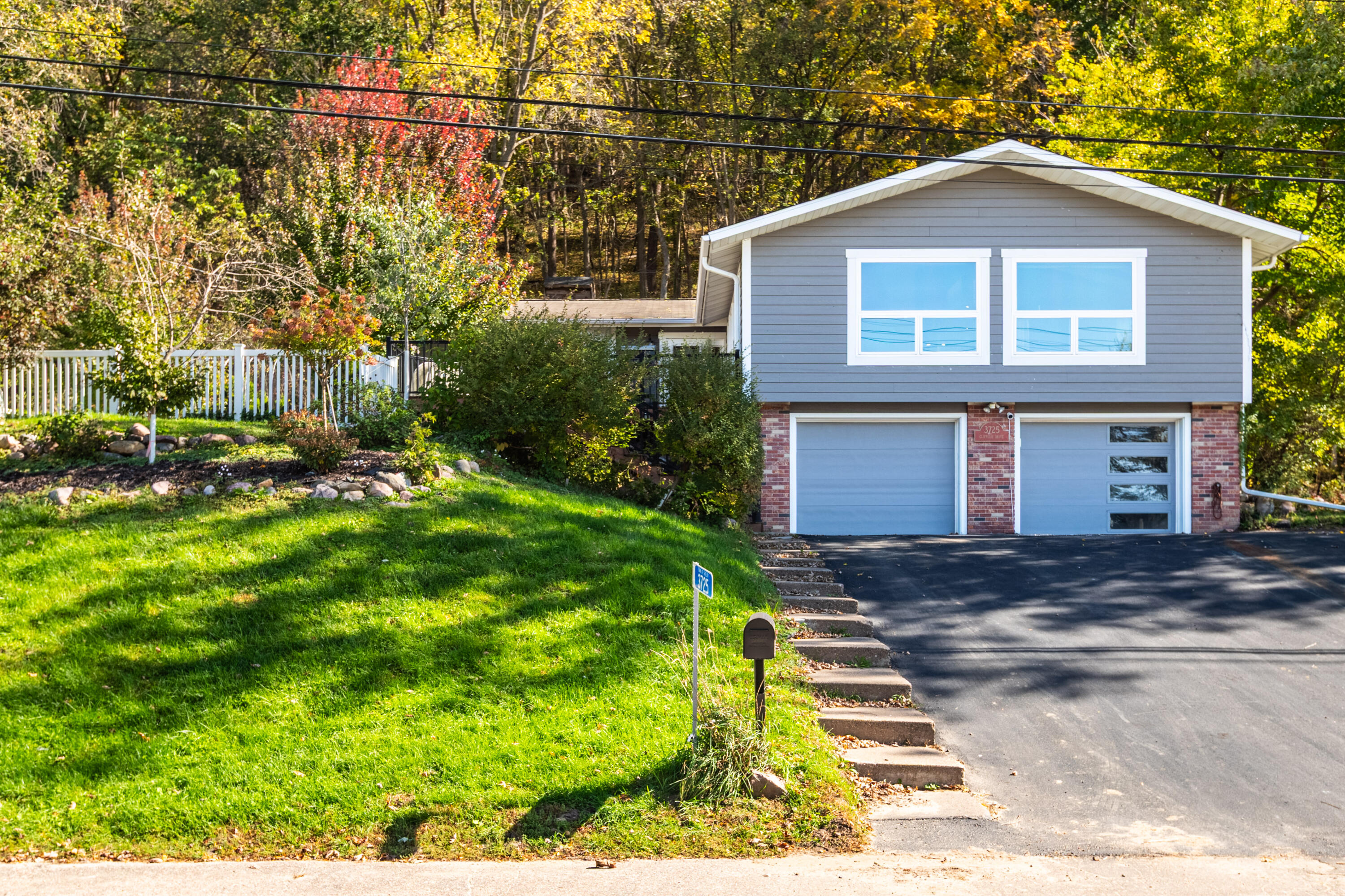 3725 Cliffside Dr — photo
