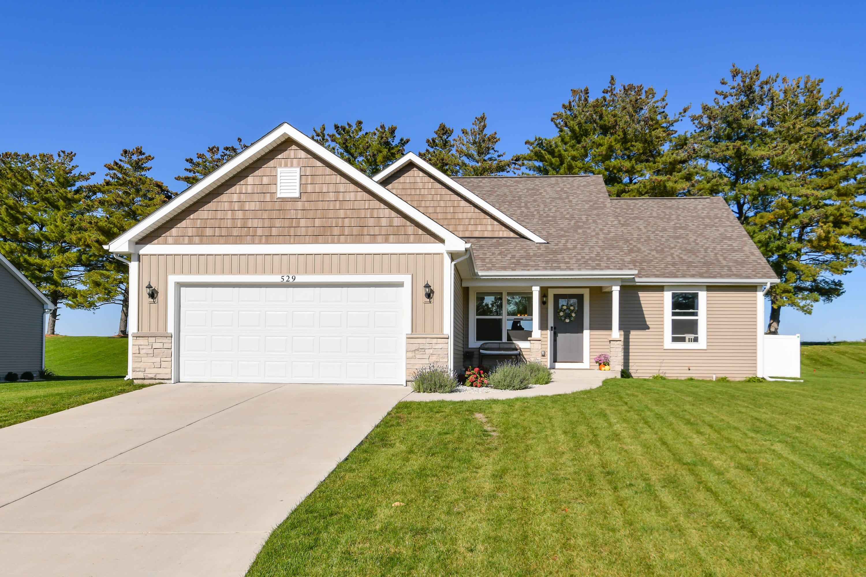 529 Arbor Ridge Dr — photo