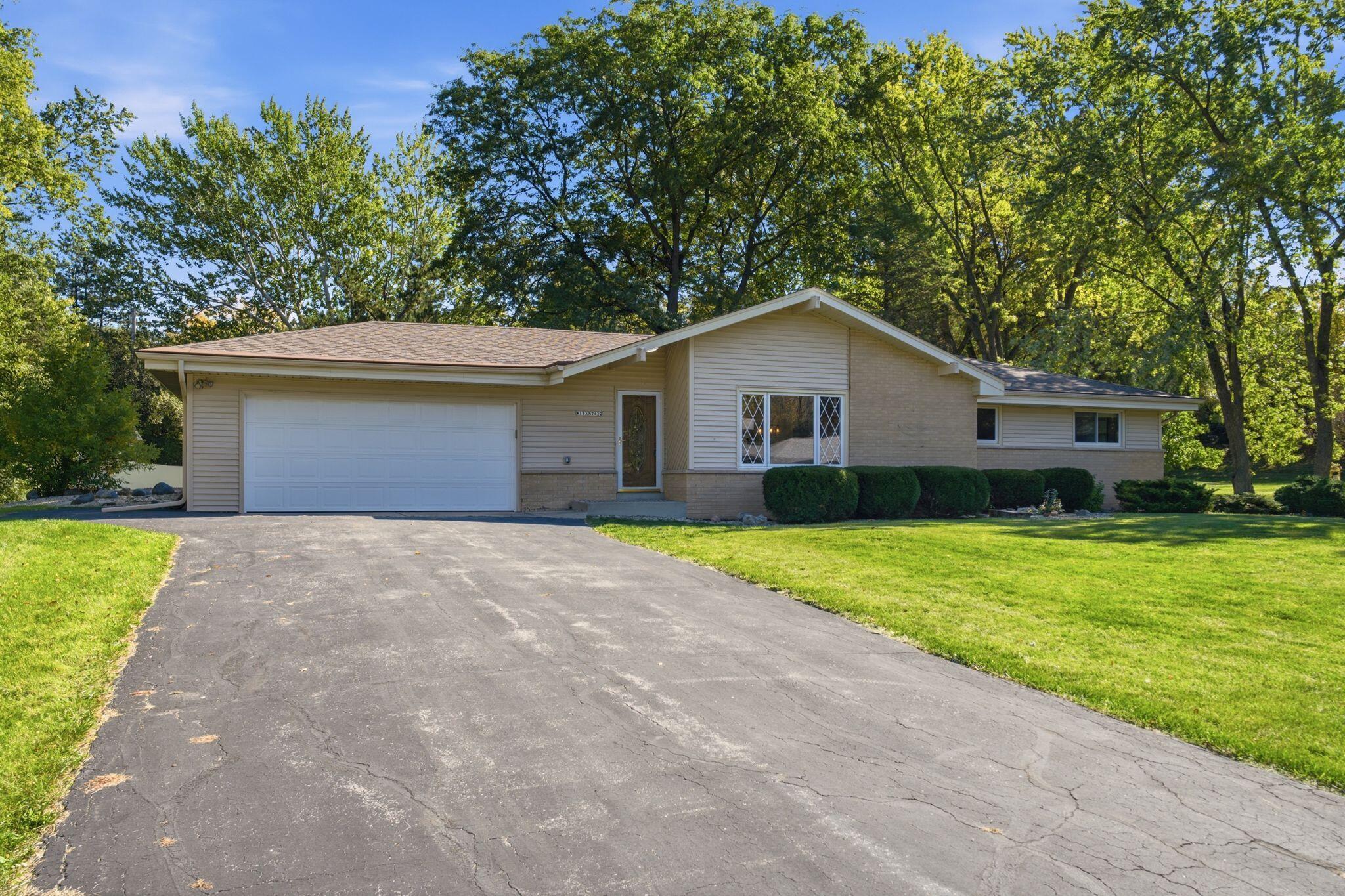 W173N7422 Joanne Dr — photo