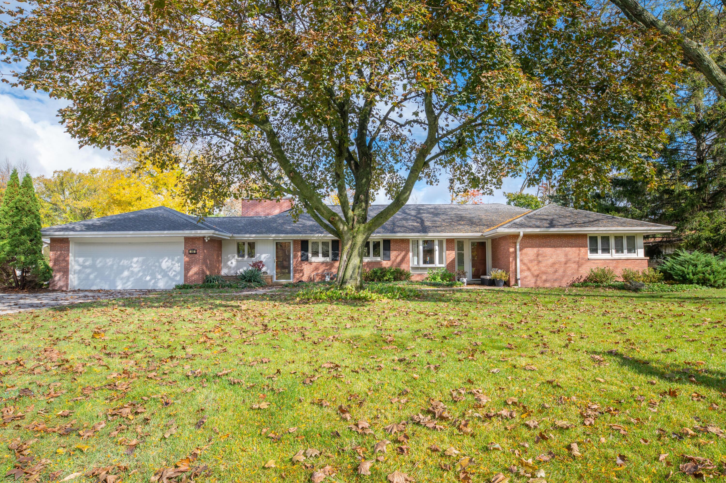 810 E Bay Point Rd — photo