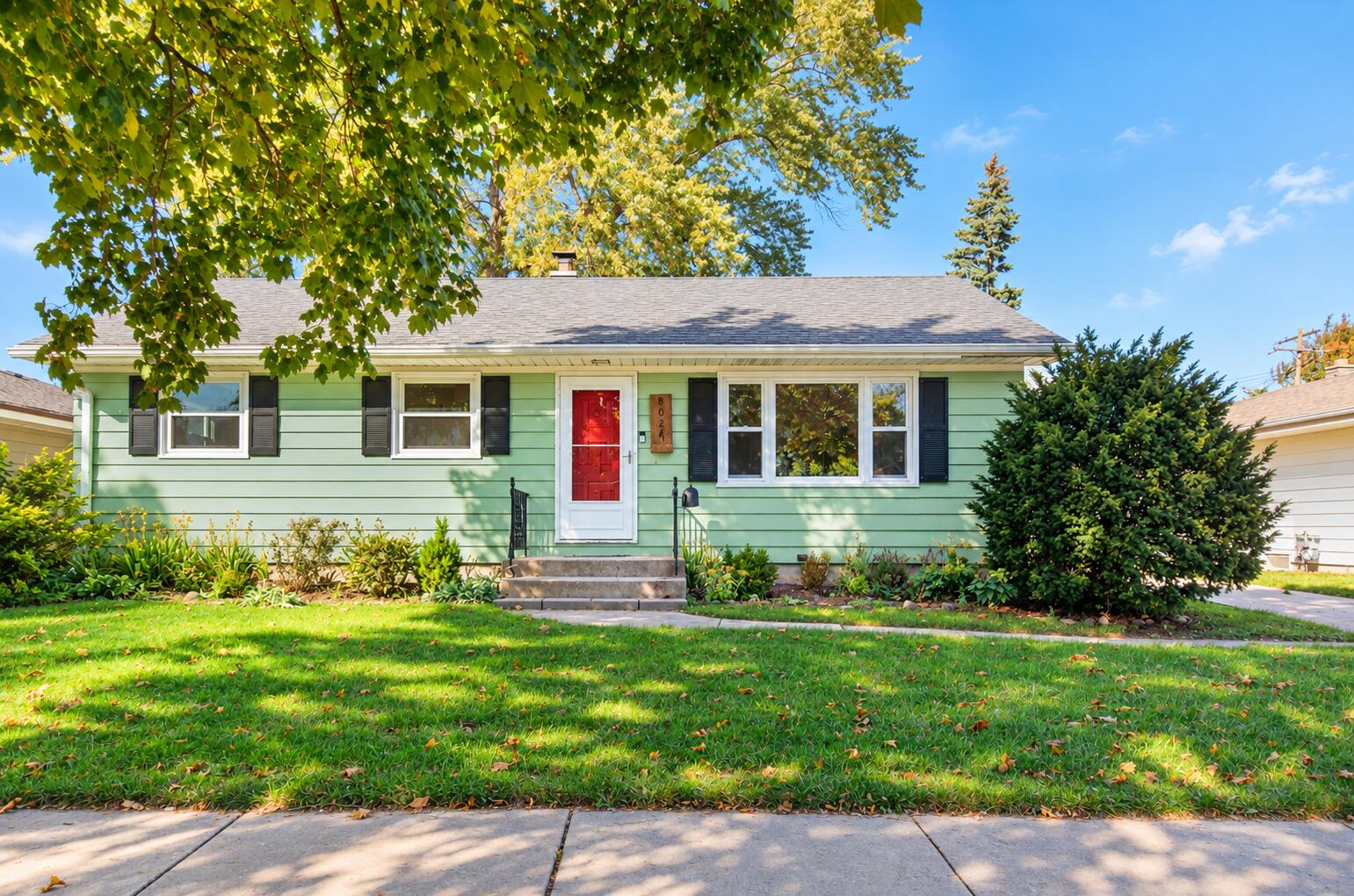 8026 W Sunbury Ct — photo