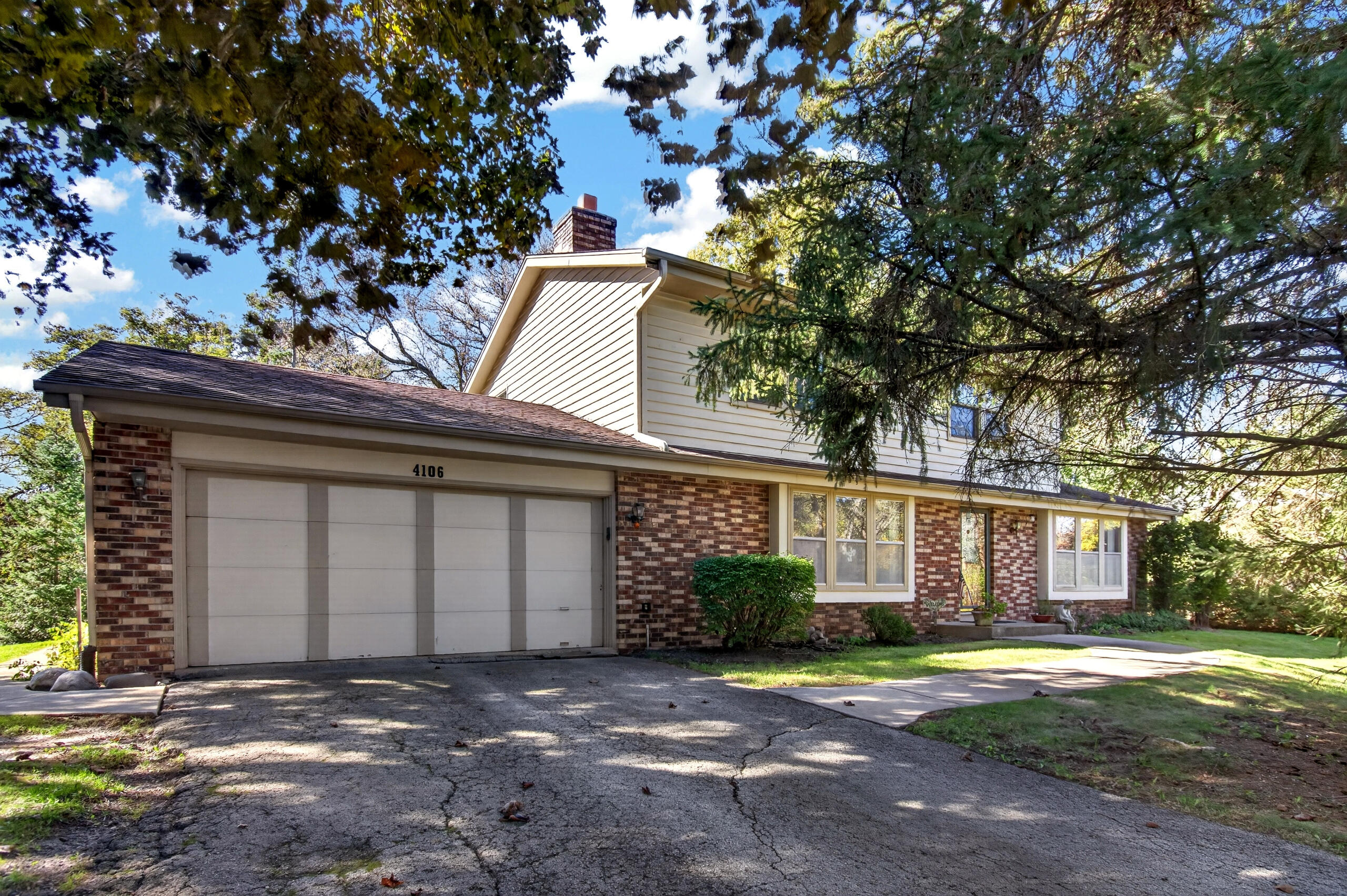 4106 Lakeview Dr — photo
