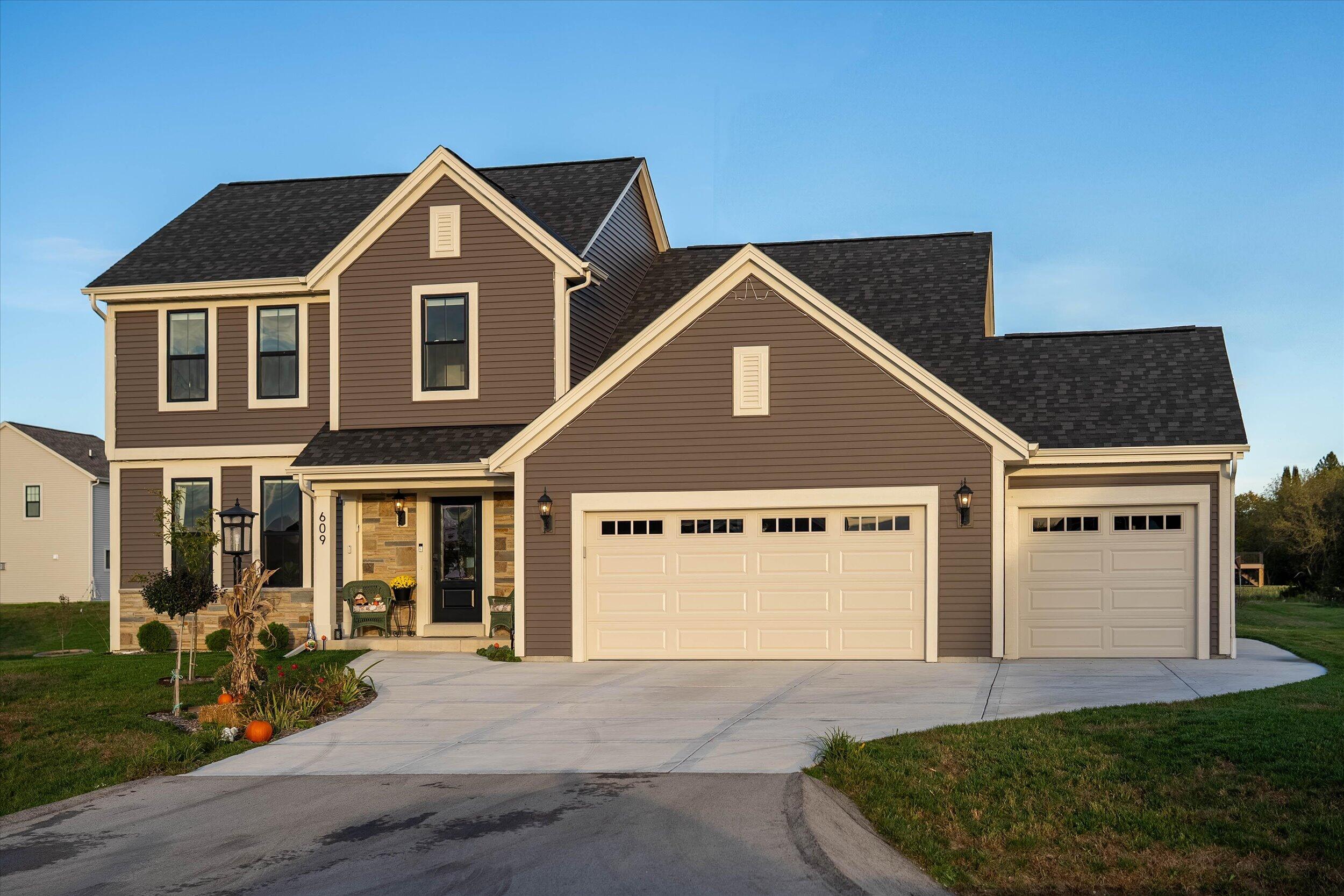 609 Bark River Way — photo