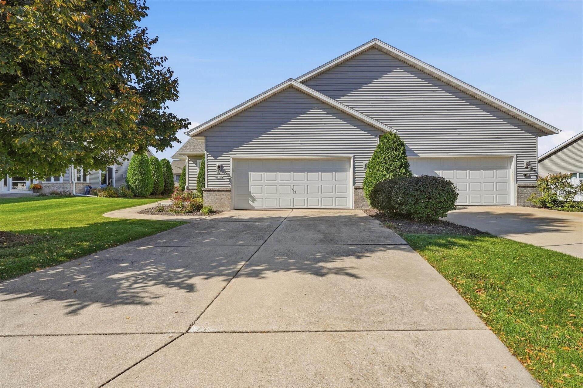 N7789 Maple Ridge Rd, Ixonia, WI 53066