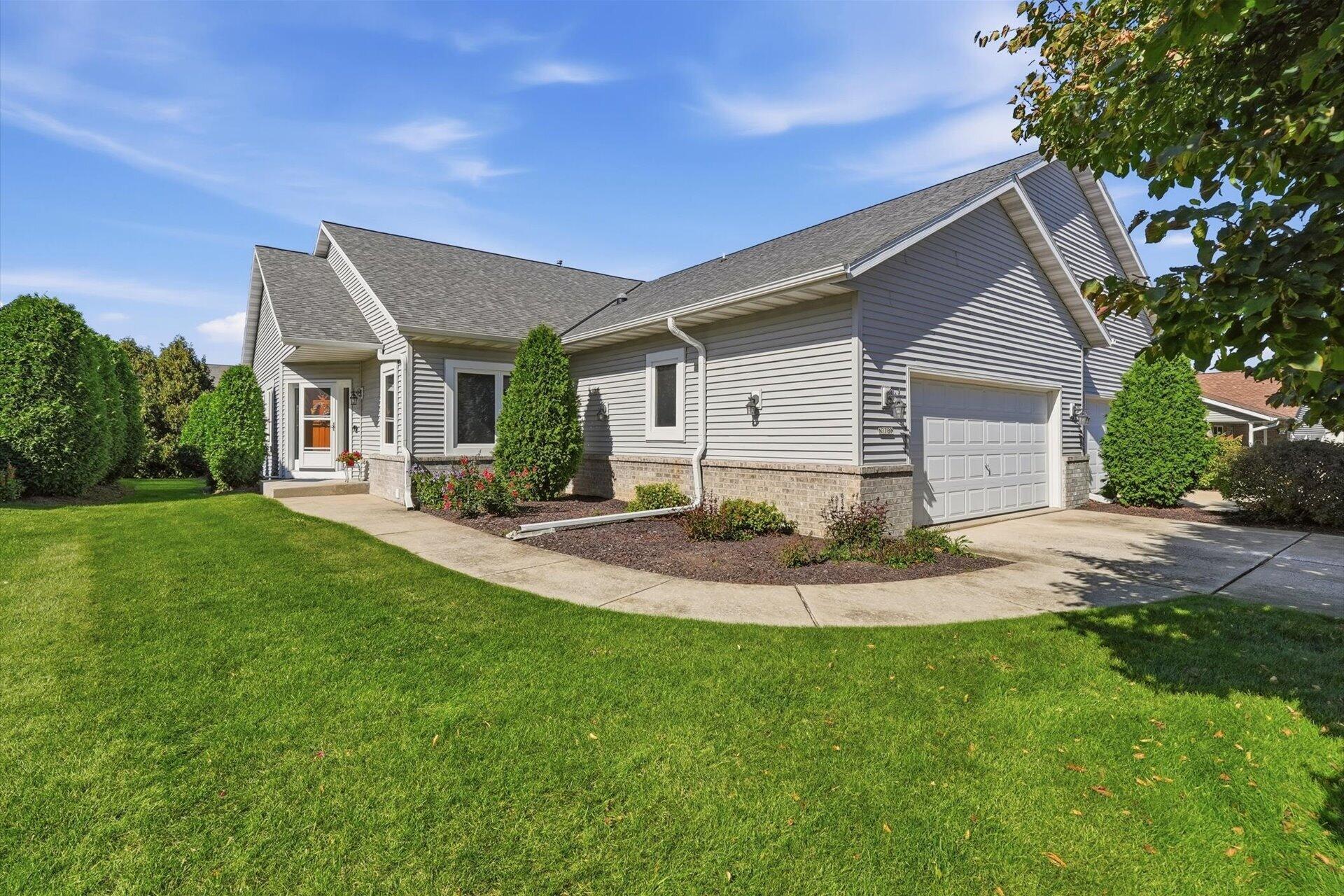 N7789 Maple Ridge Rd, Ixonia, WI 53066 — photo 2