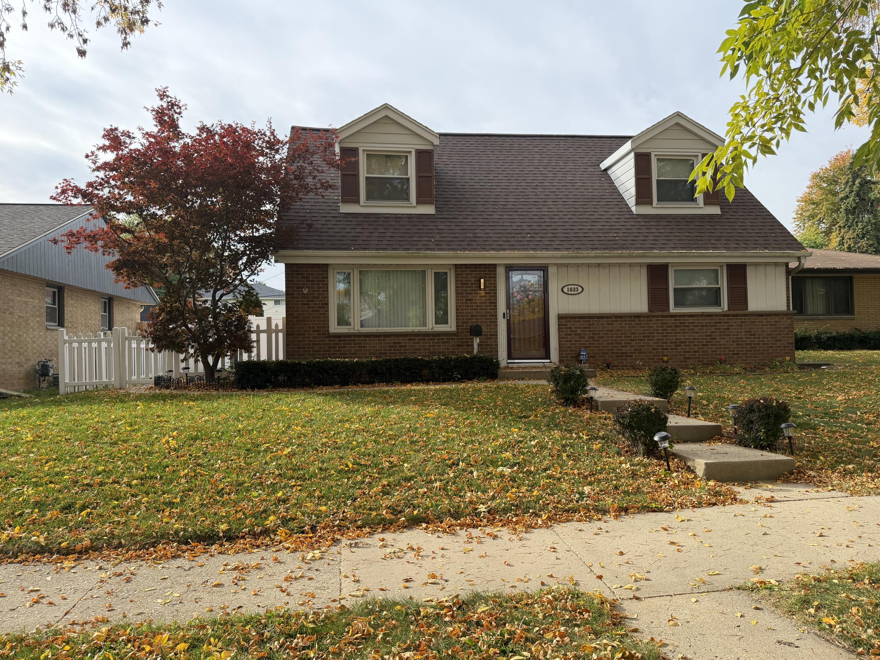 1633 W Leroy Ave — photo