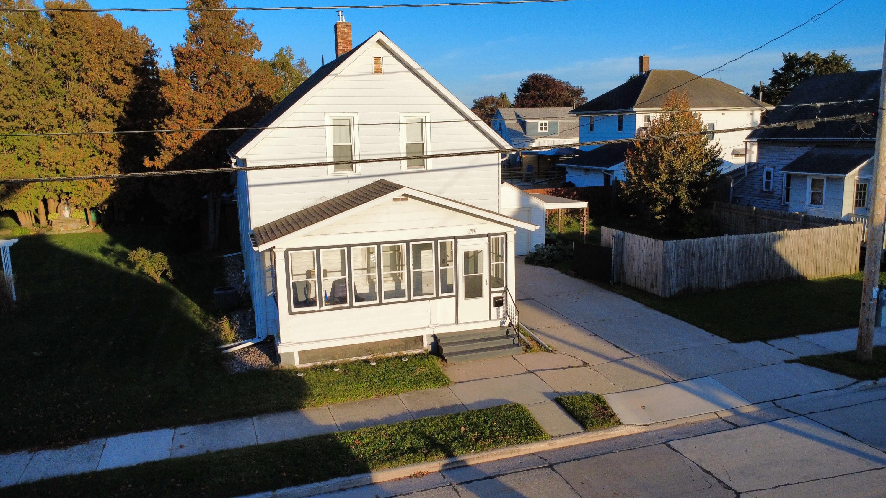 1911 Jackson St, Two Rivers, WI 54241 — photo 2