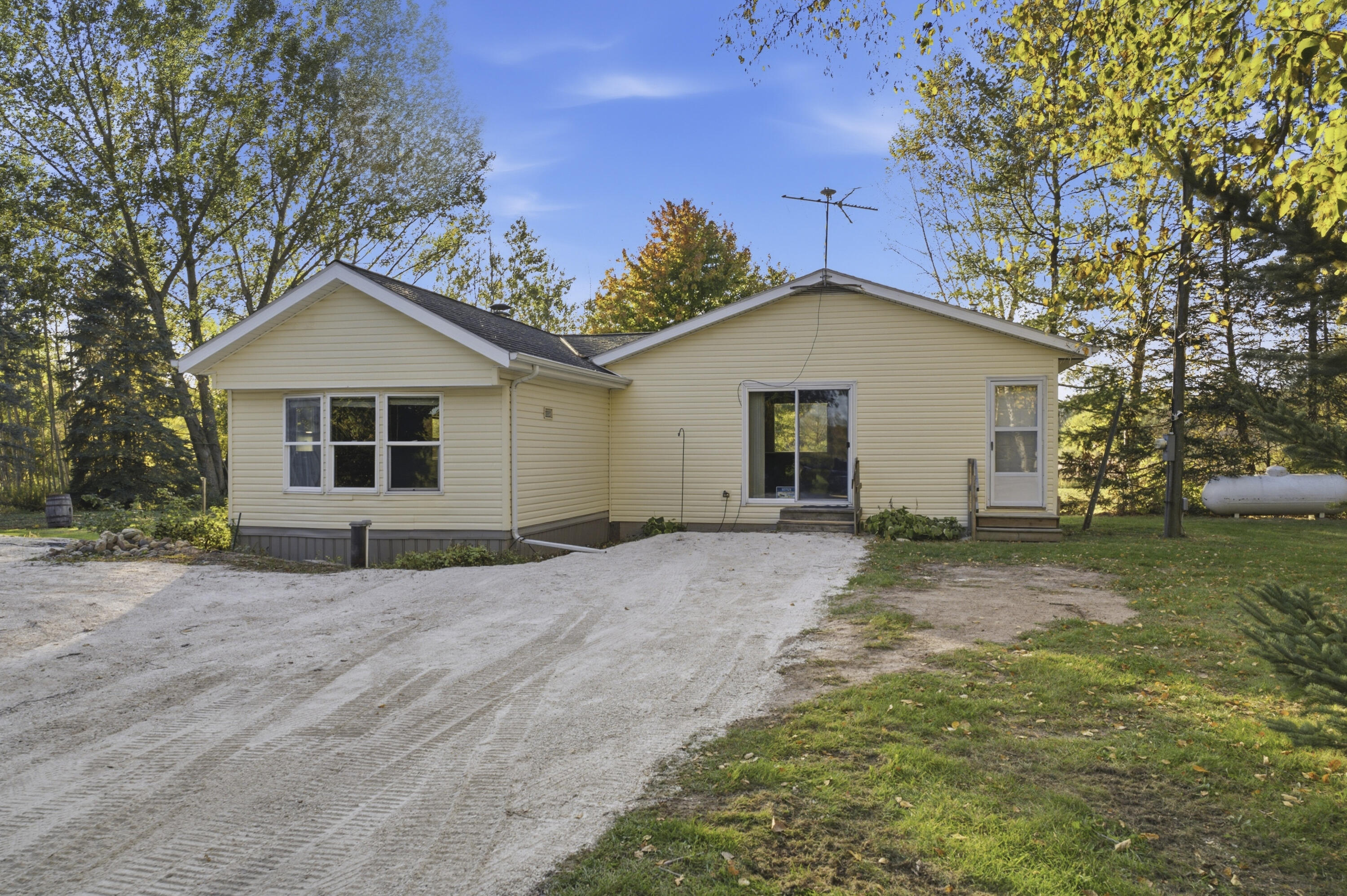 6202 Brunner Rd, Newton, WI 54220 — photo 2