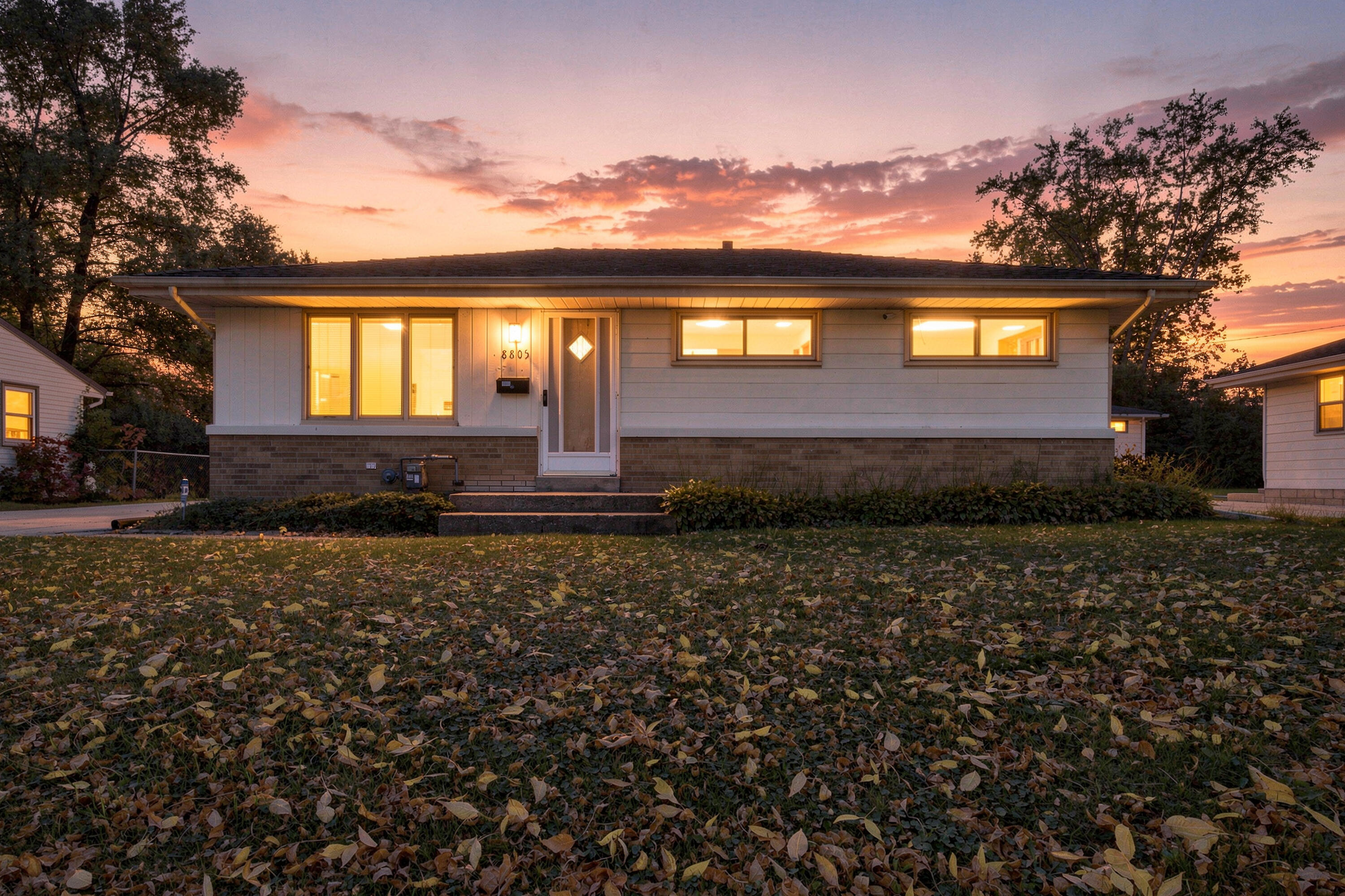 8805 W Bender Ave — photo