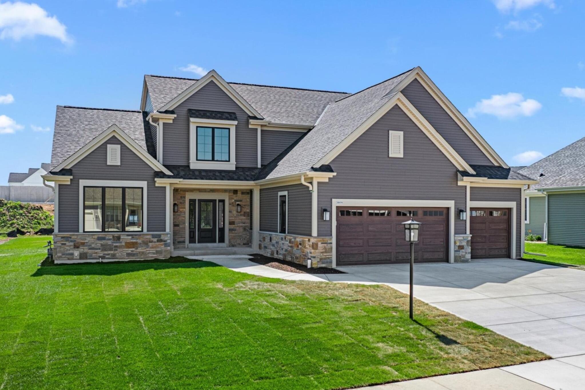 3809 White Oak Way — photo