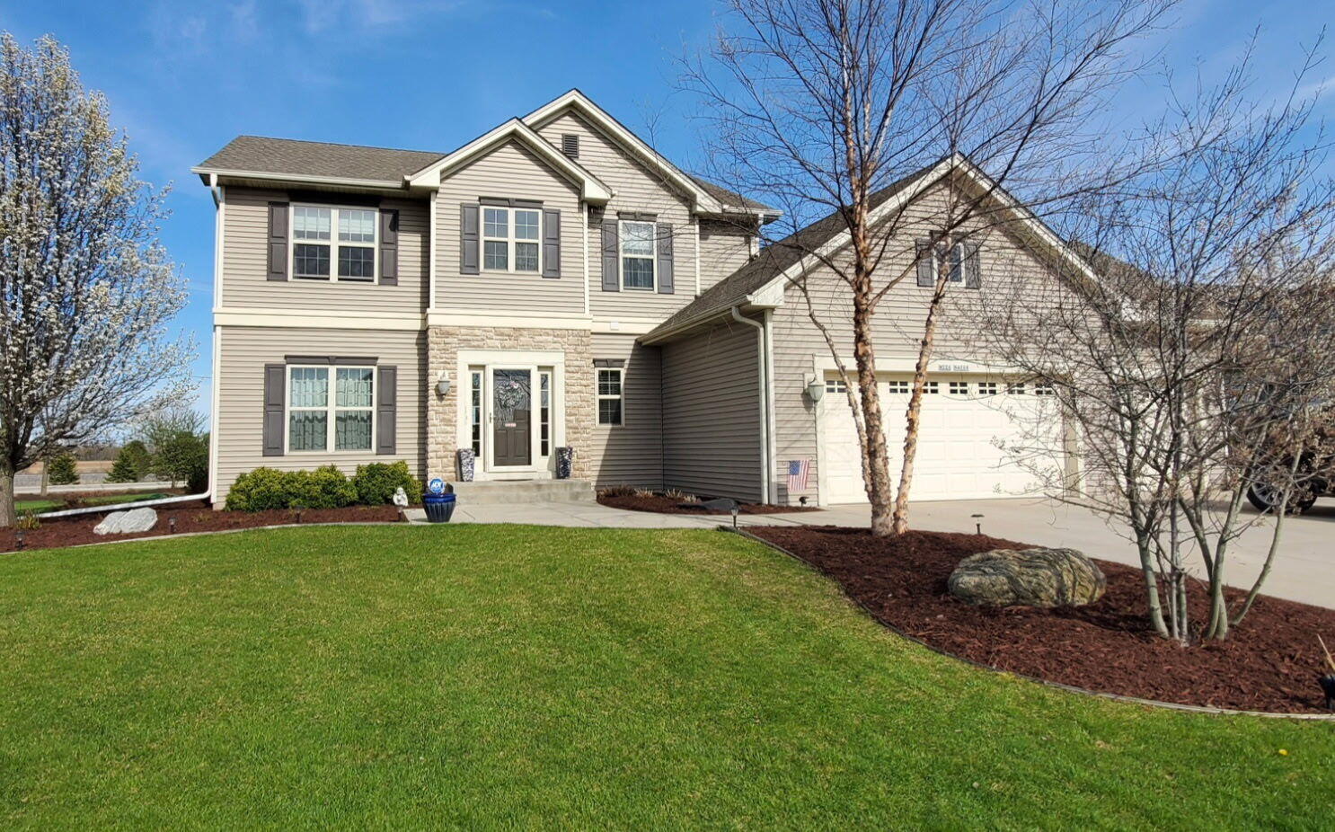 W226N4168 Sunder Creek Ct — photo