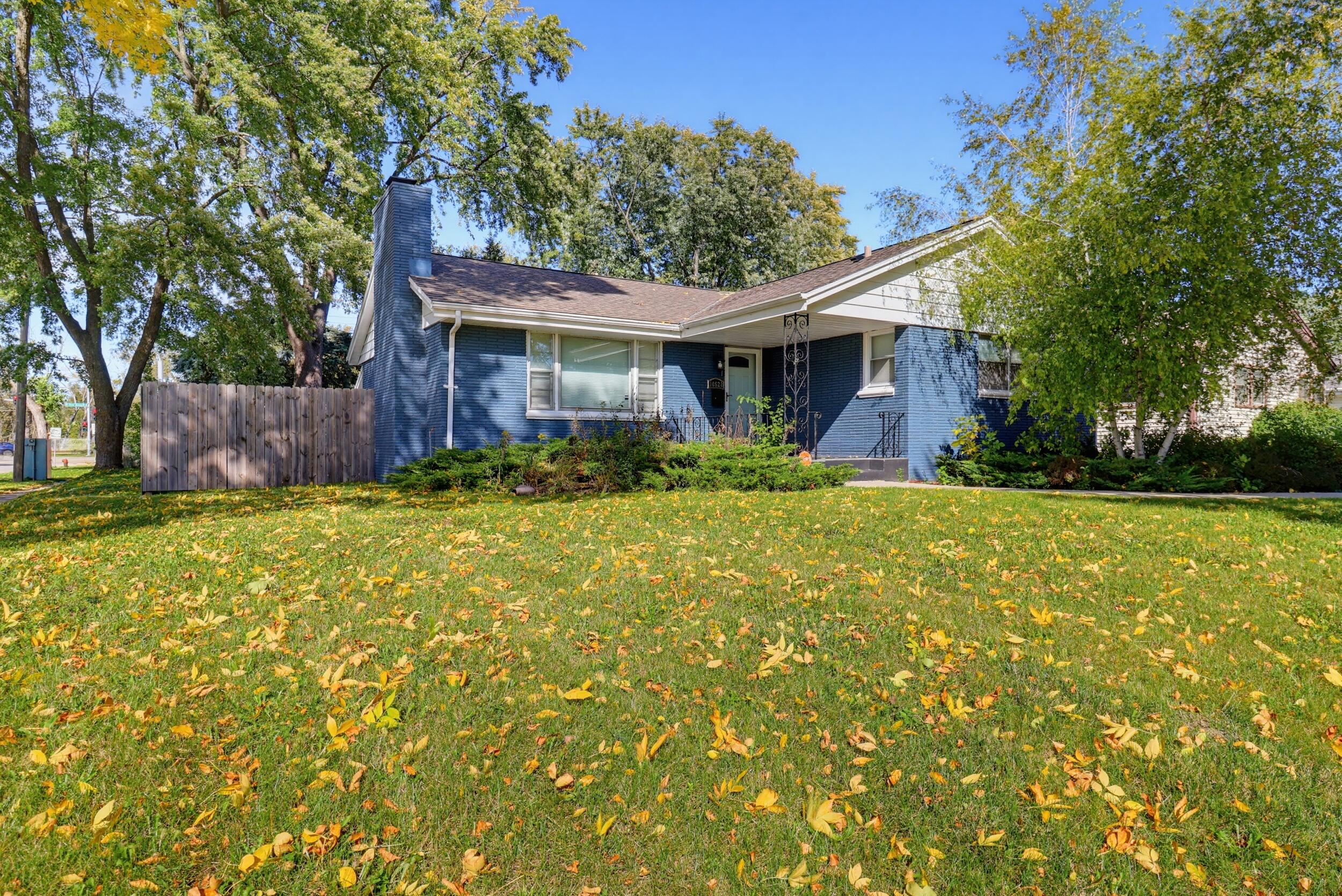 10628 W Sheridan Ave — photo