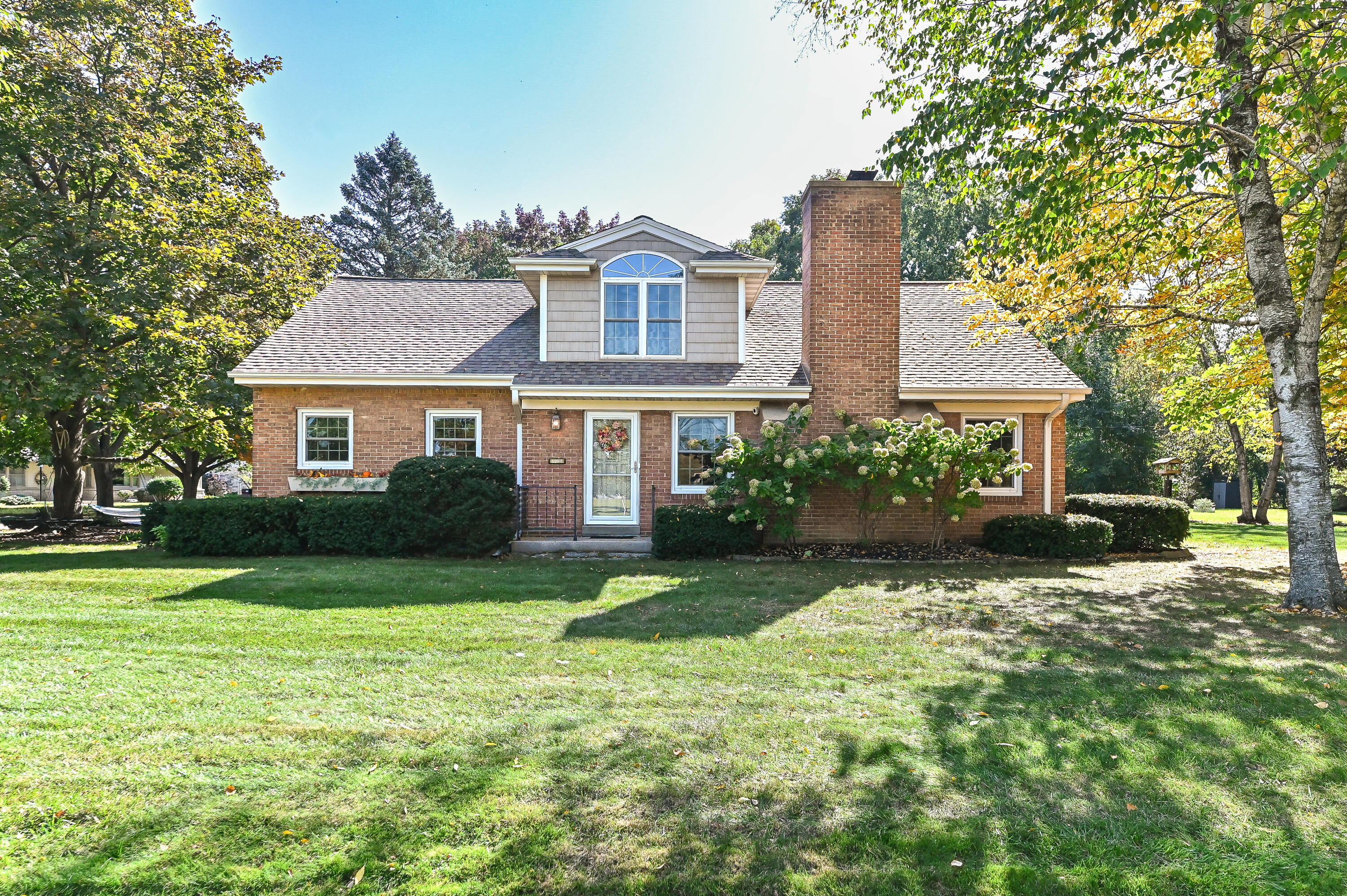 7120 N Yates Rd, Fox Point, WI 53217