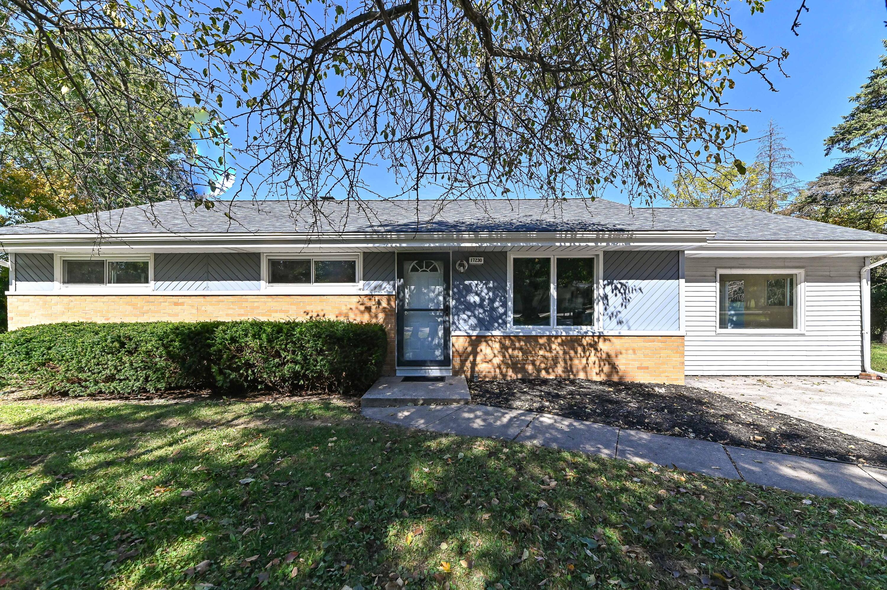 17230 W Jills Dr — photo