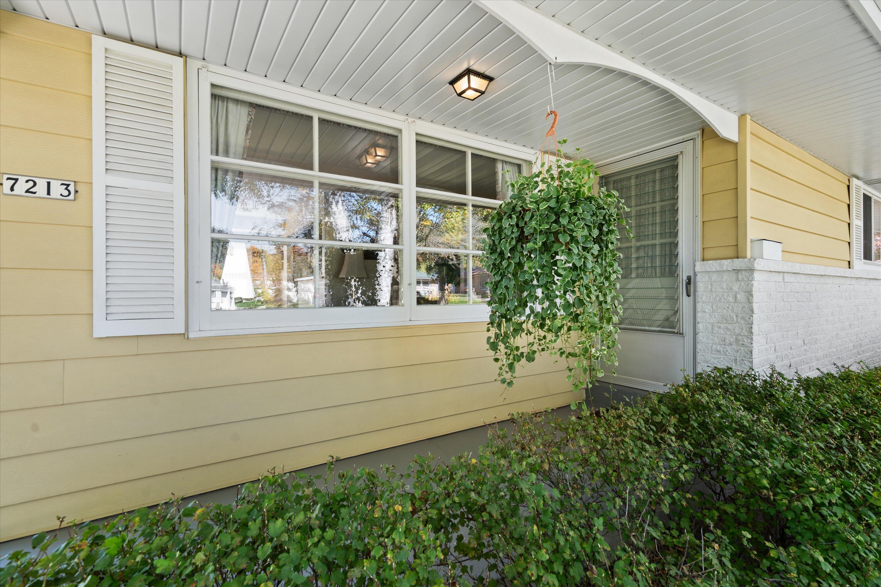 7213 Devonshire Ave, Greendale, WI 53129 — photo 2