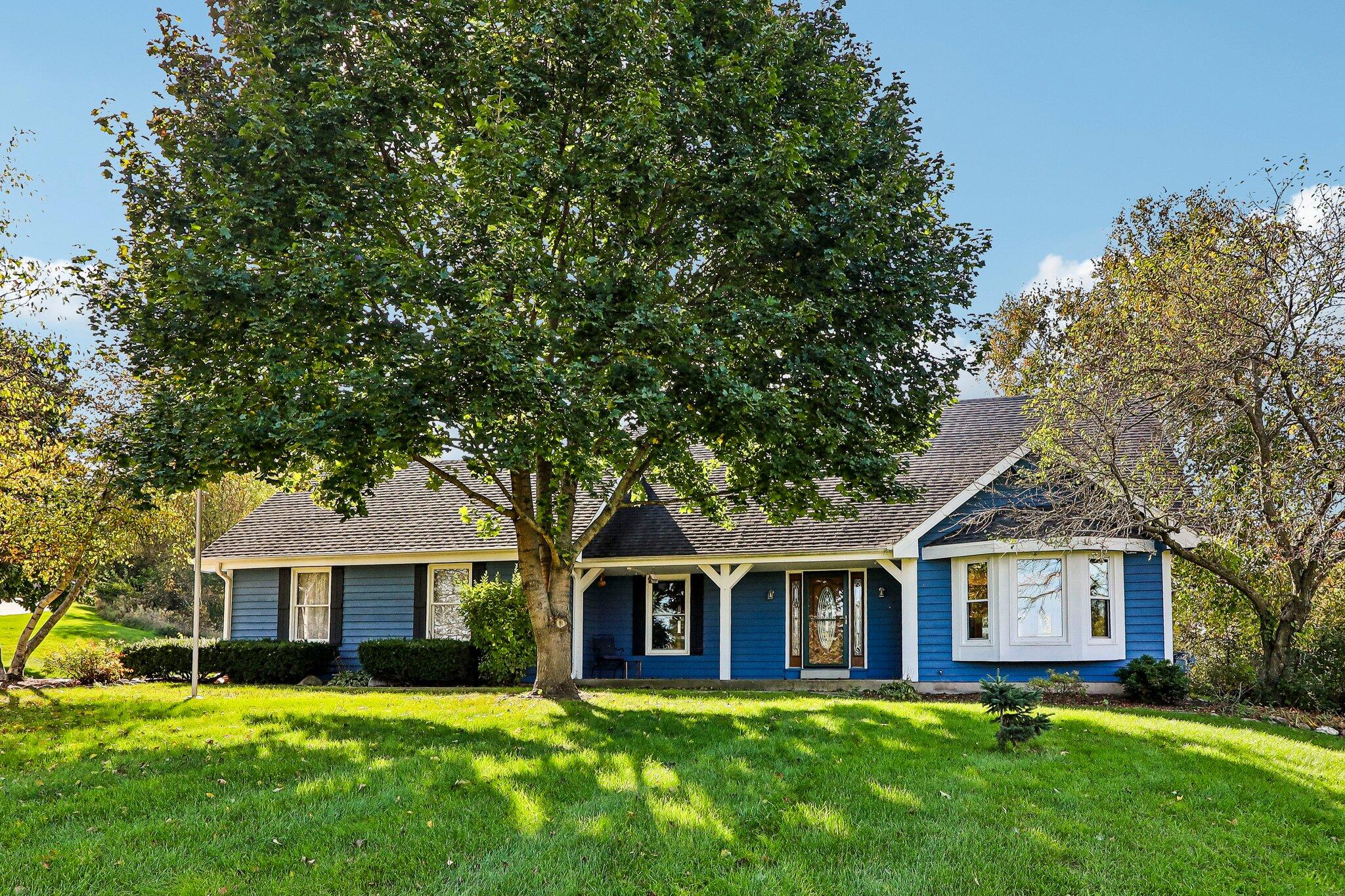 W289S3811 Wern Farm Cir W — photo