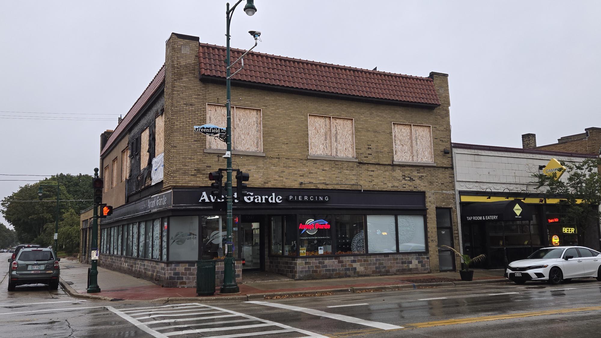 7201 W Greenfield Ave — photo