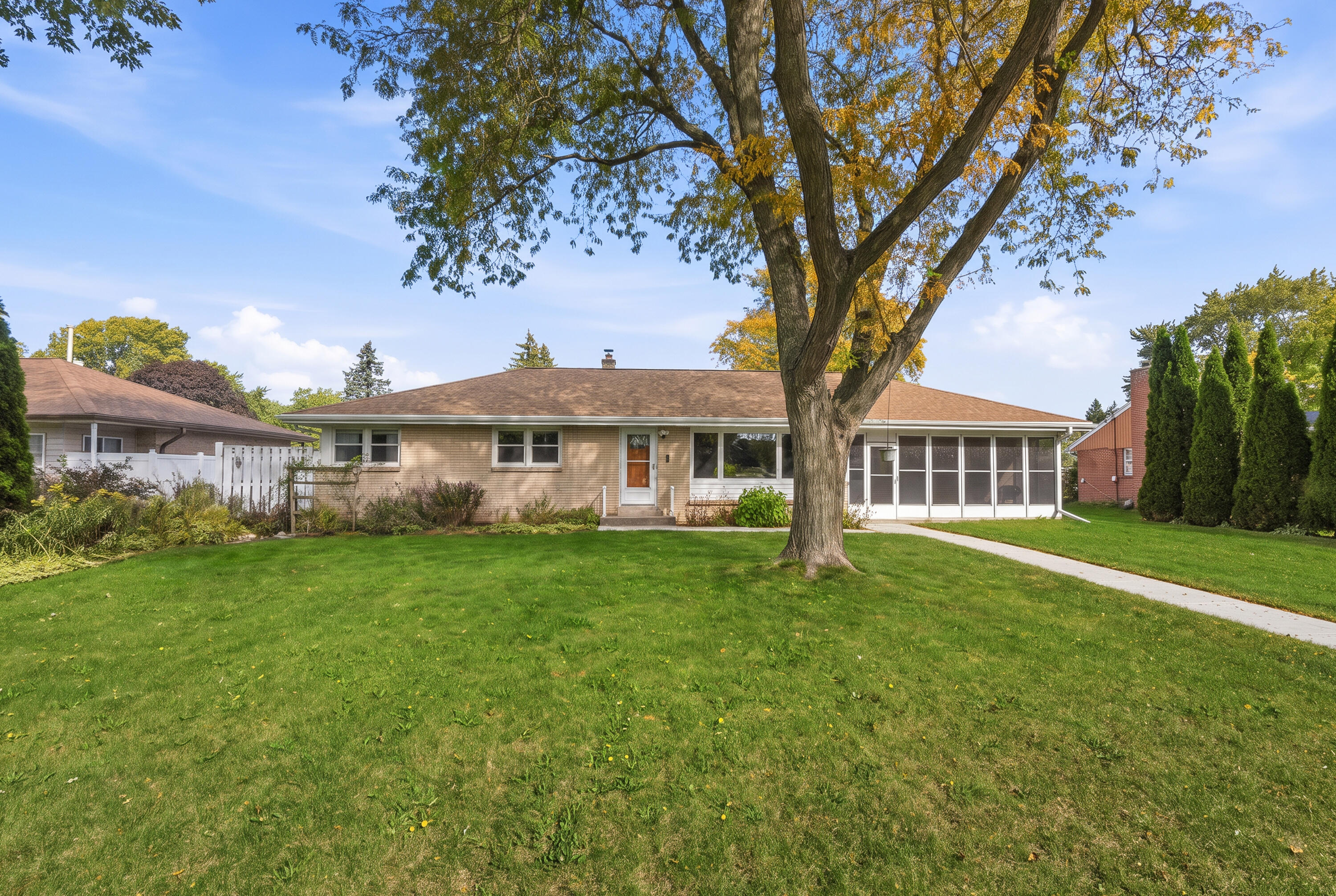 3344 W Edgerton Ave — photo