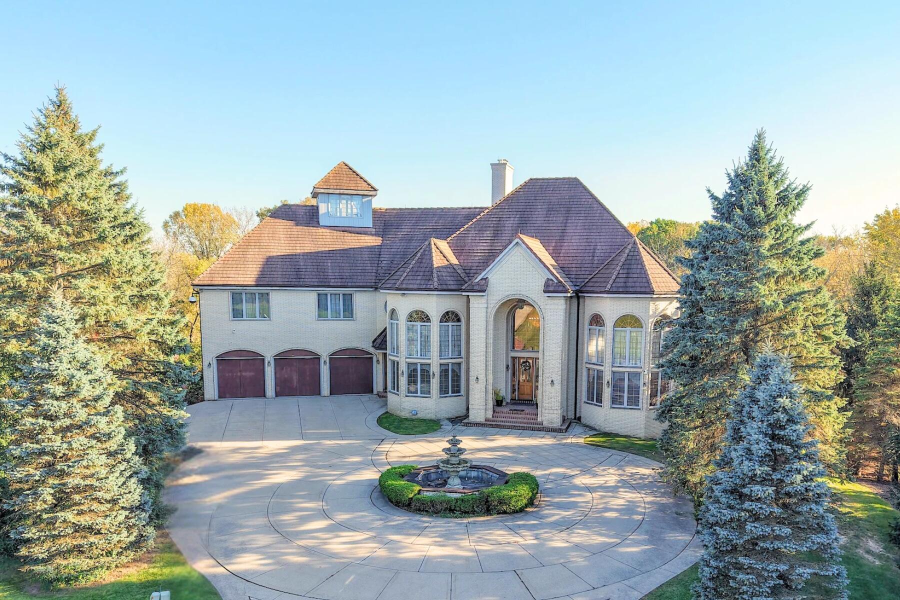 N78W13031 Country Club Ct — photo