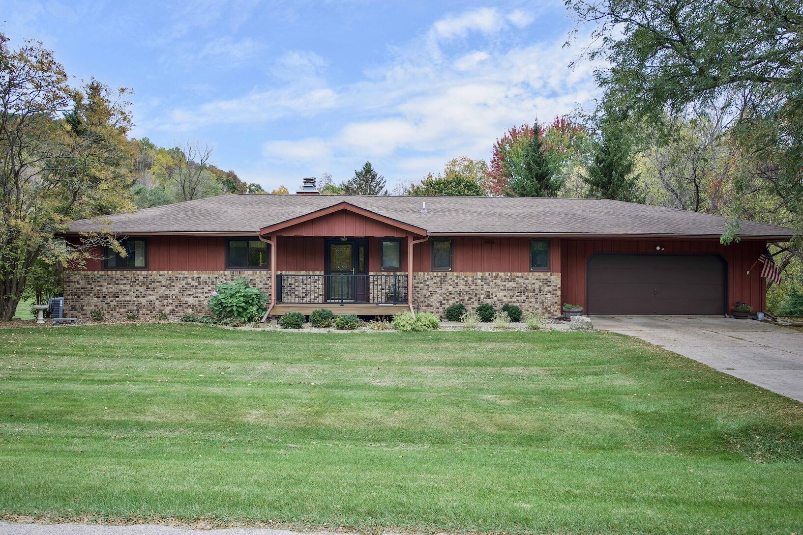 2197 Clinton Dr — photo