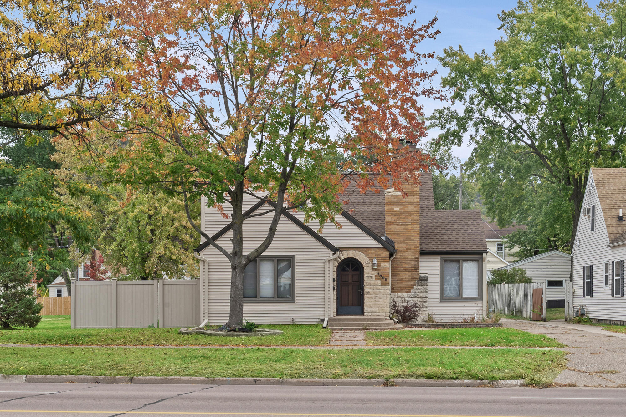 1005 Losey Blvd, 1007 — photo