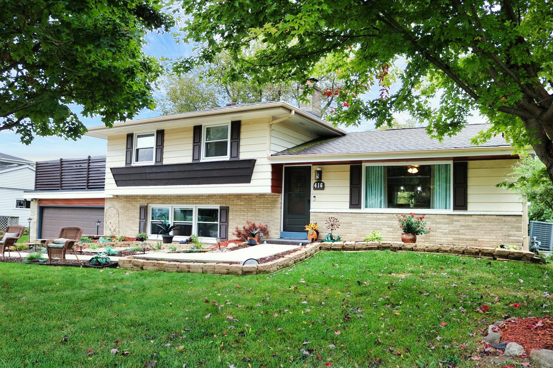416 S Green Bay Rd — photo