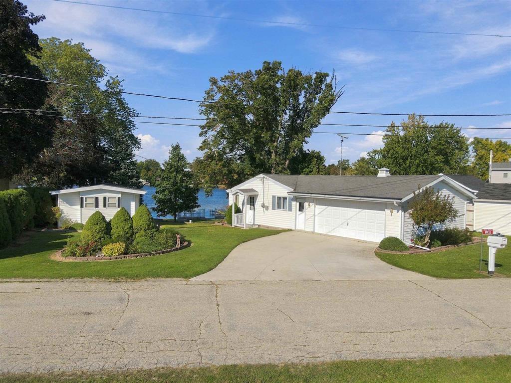 W933 South Shore Ln — photo