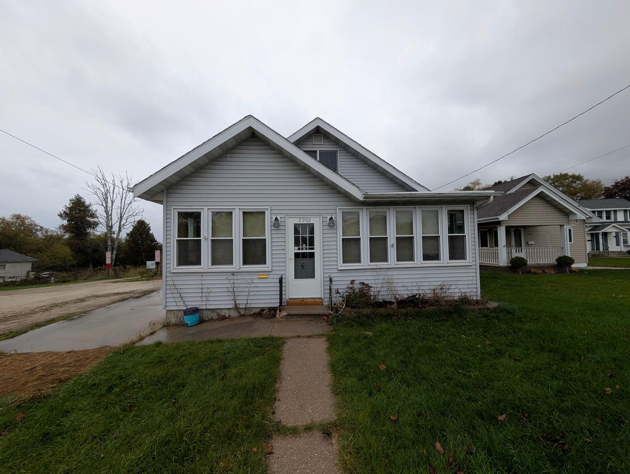 2902 Forest Ave — photo
