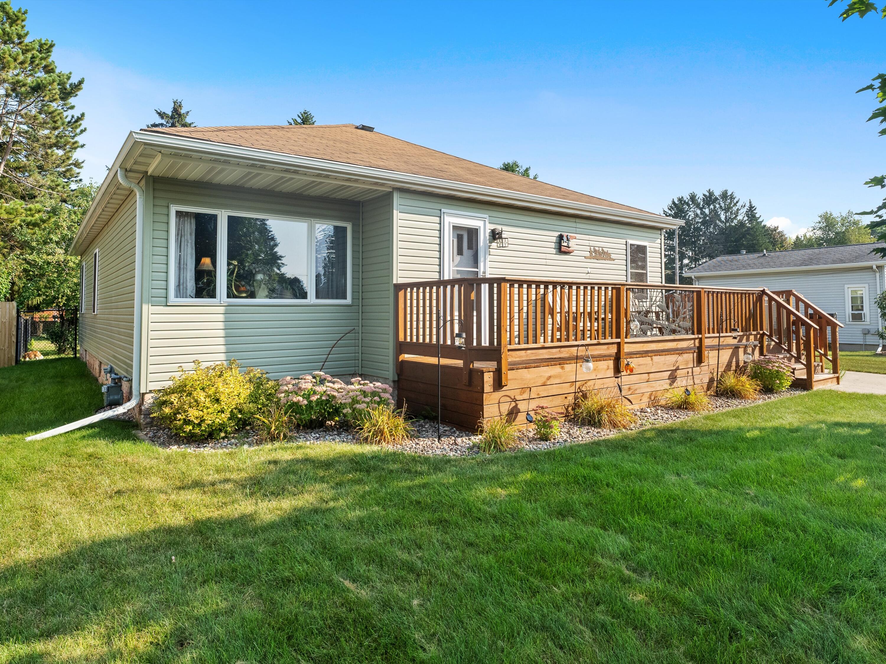 2508 38th St, Two Rivers, WI 54241 — photo 2