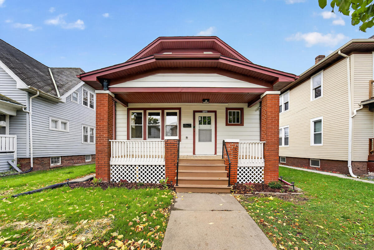 1928 Howe St, Racine, WI 53403 — photo 2