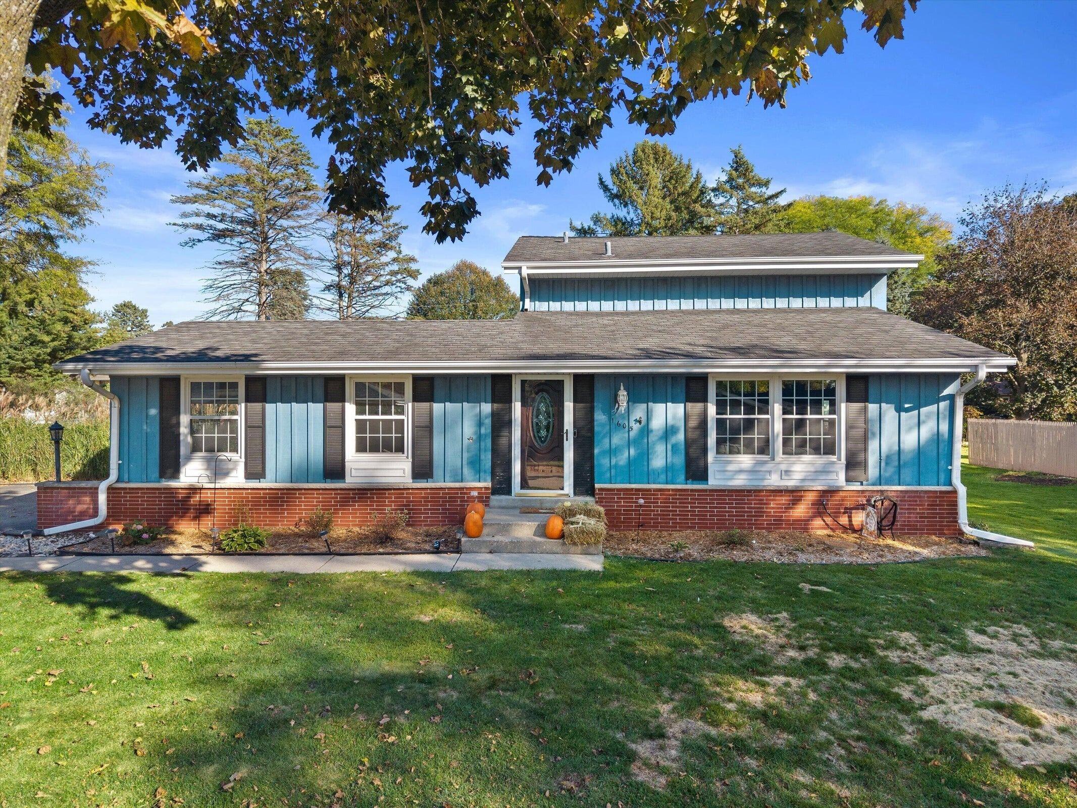 1605 Dixie Dr — photo
