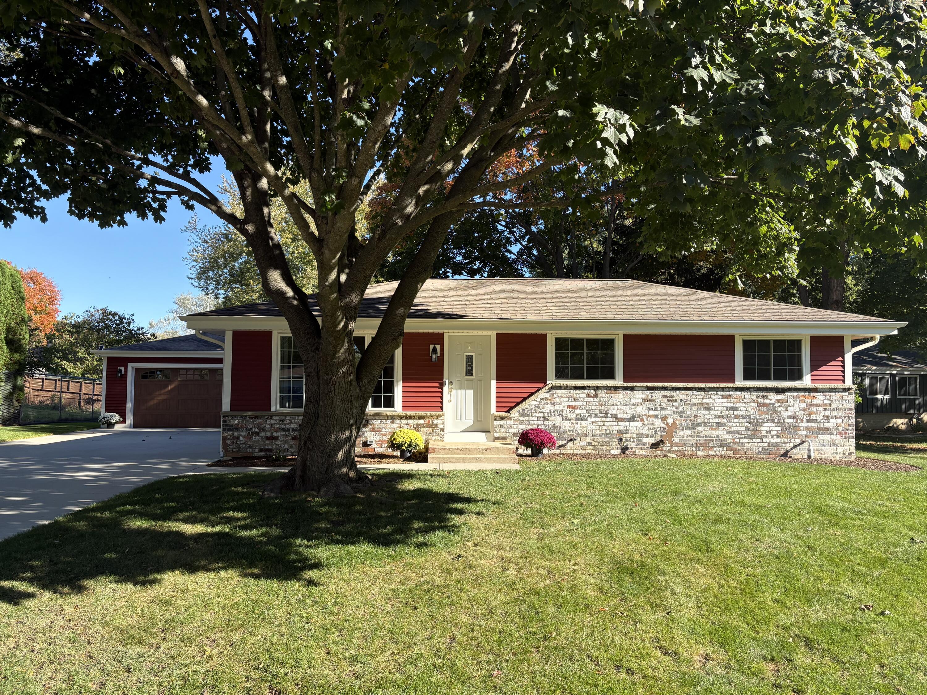 2530 Marigold Ct — photo