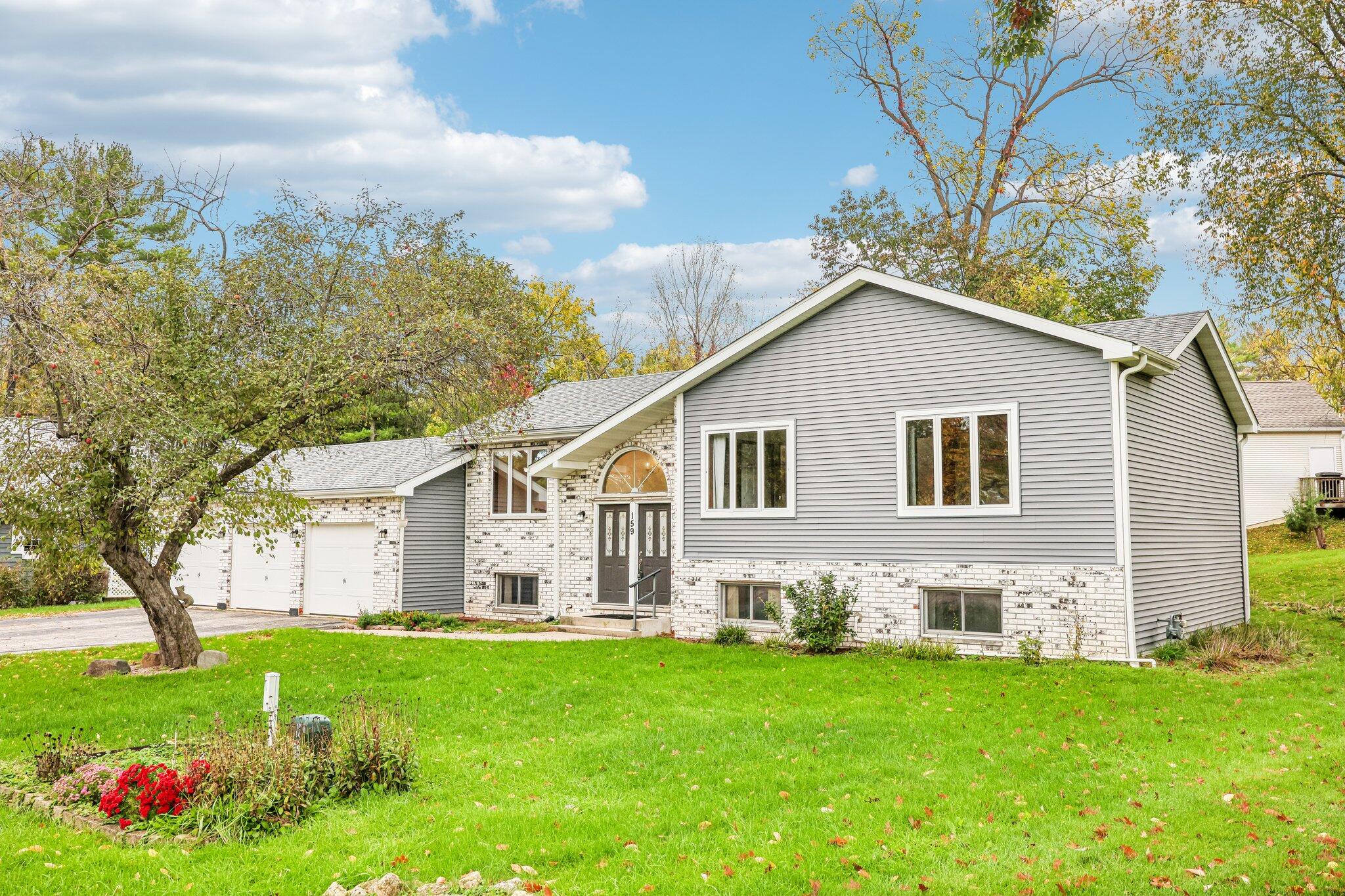 159 Willabay Dr — photo
