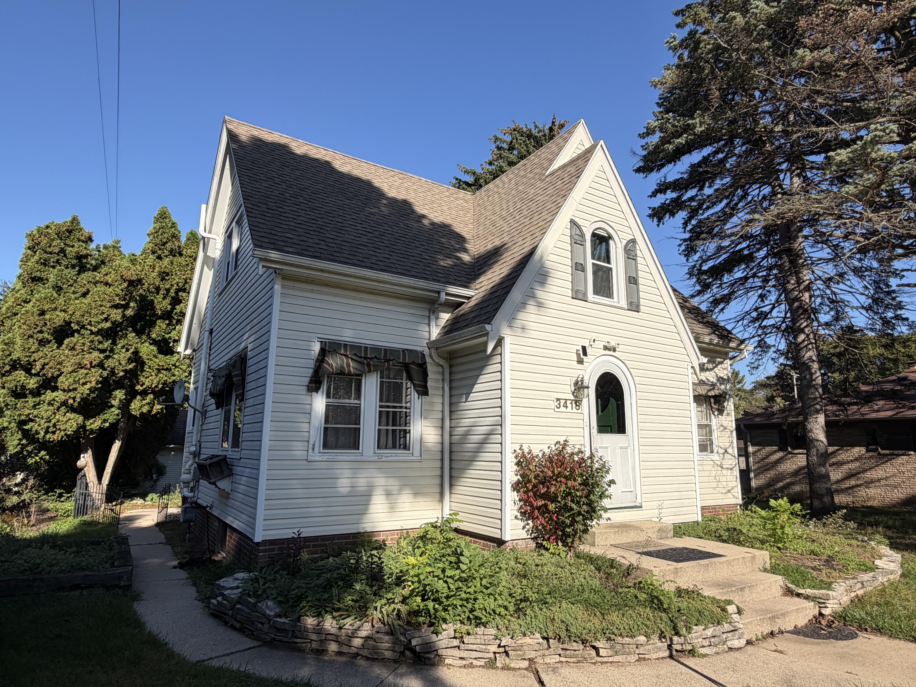 3418 N Elmwood Dr — photo