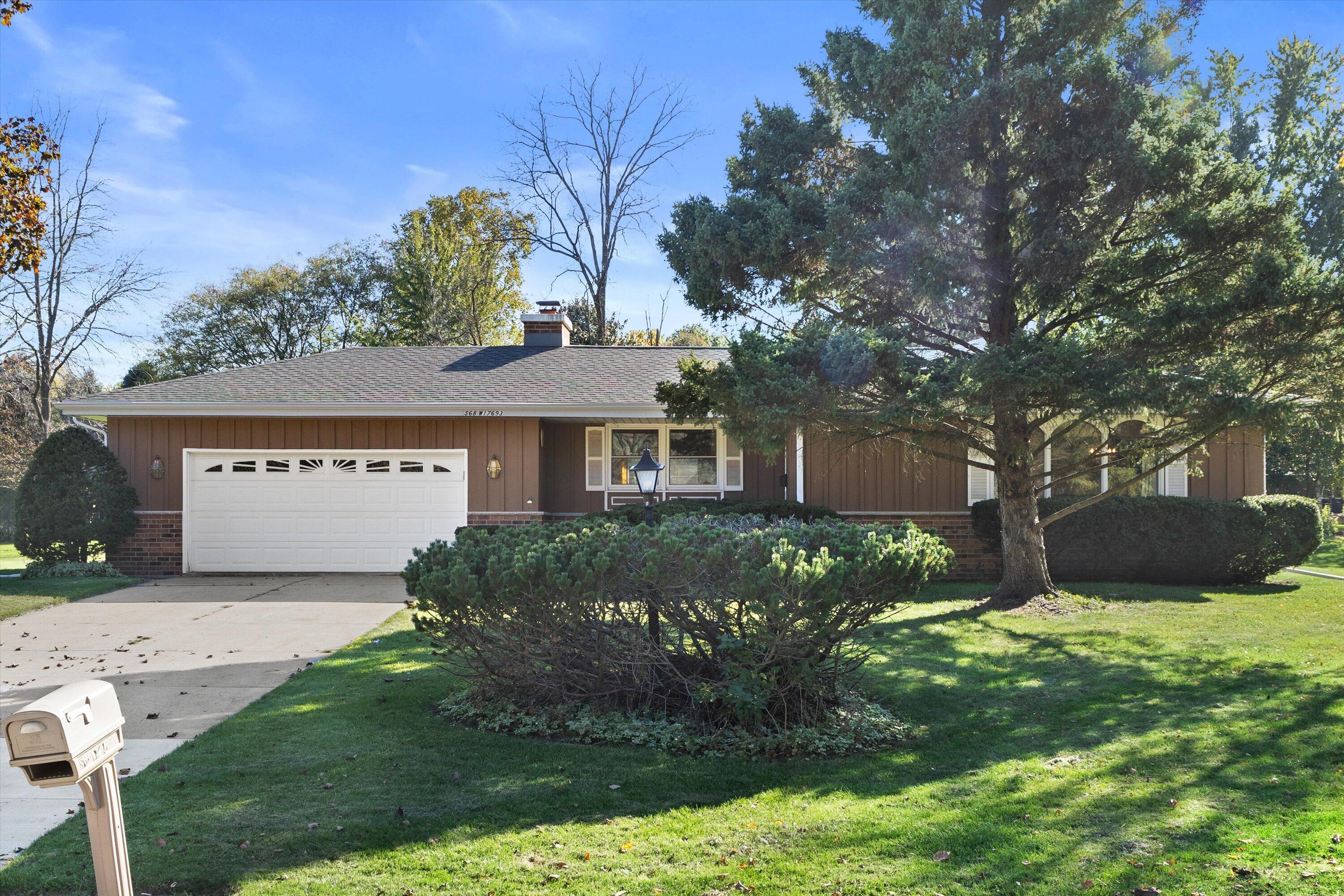 S68W17693 Marybeck Ln — photo